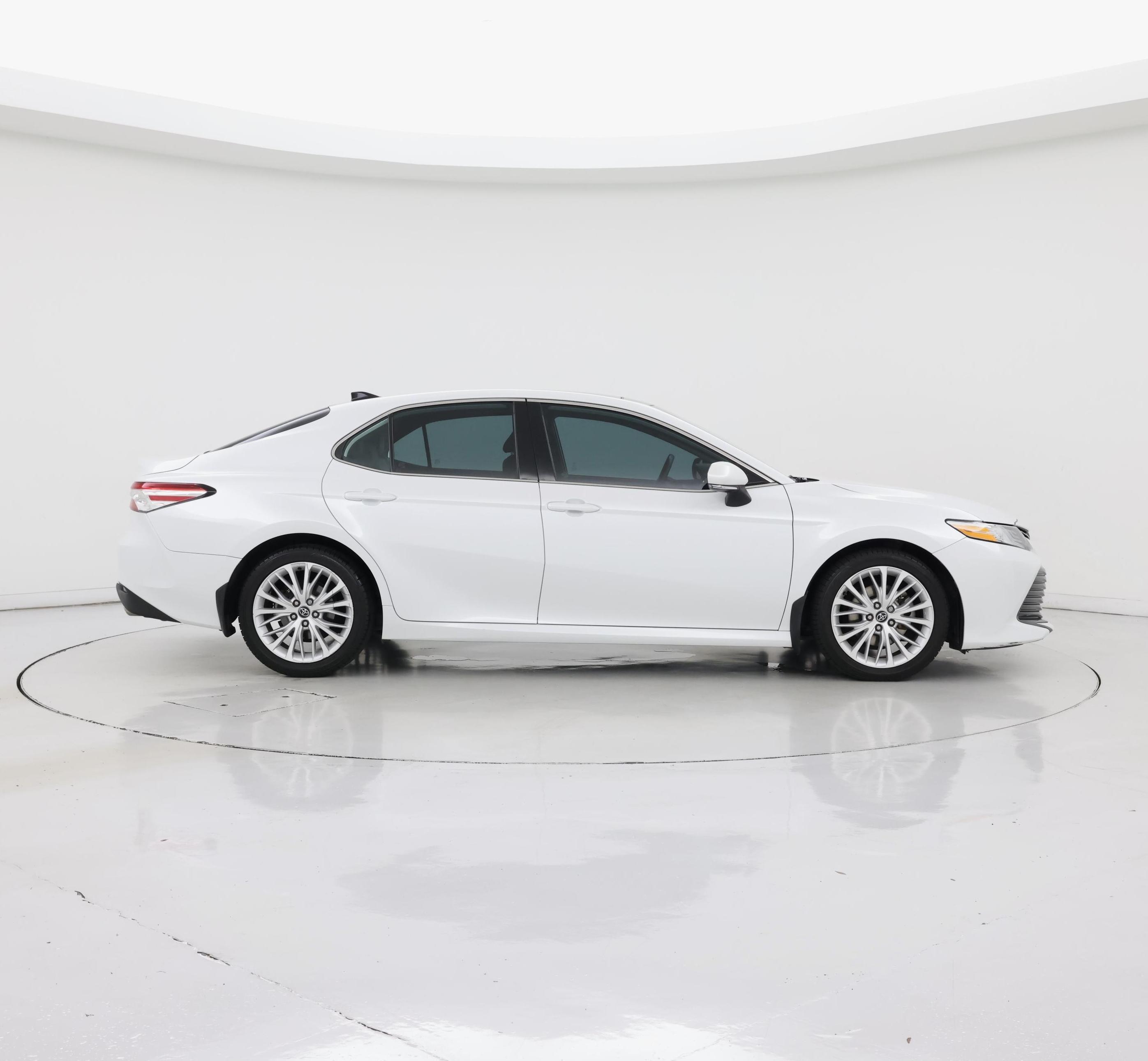 Thumbnail: 2020 Toyota Camry - 7