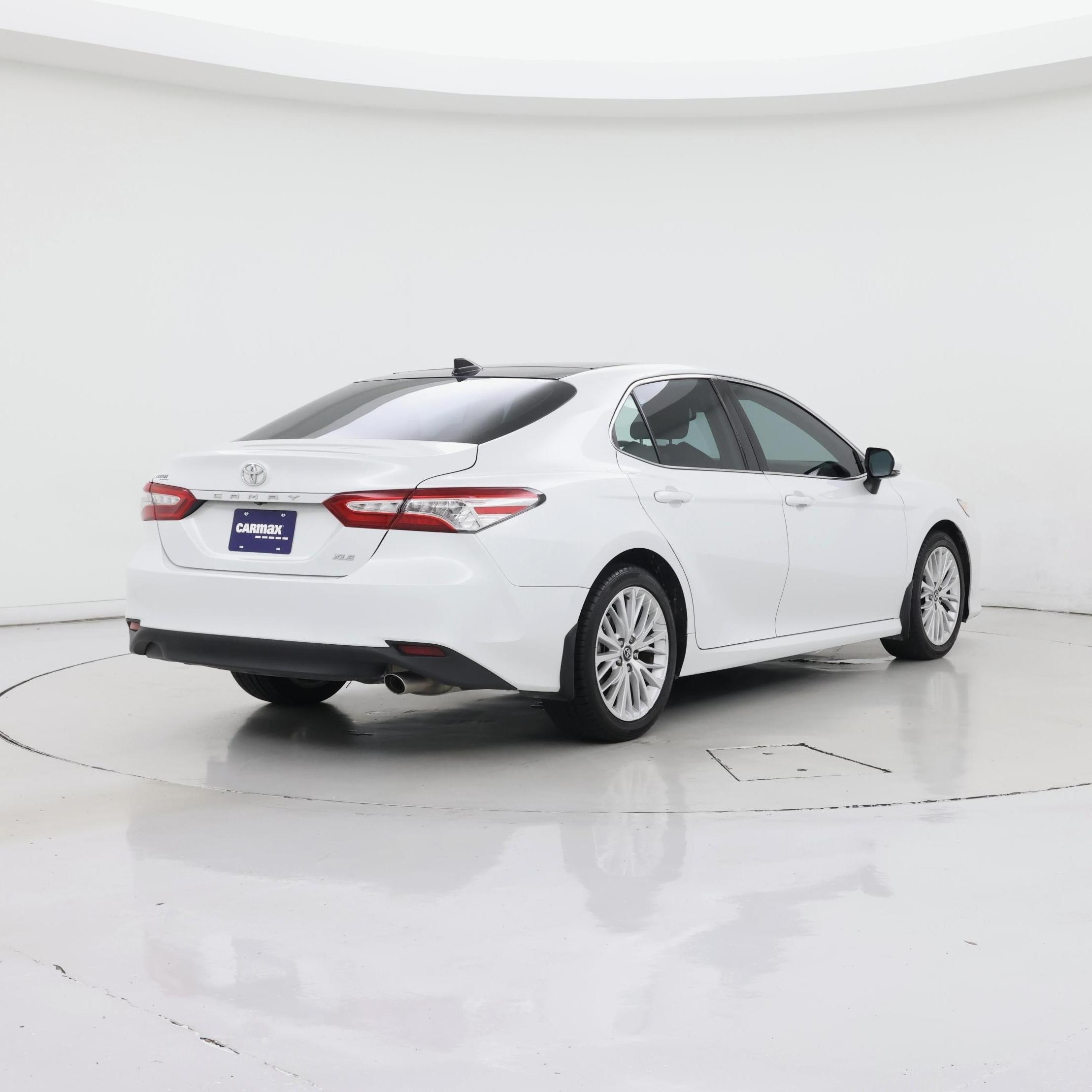 Thumbnail: 2020 Toyota Camry - 8