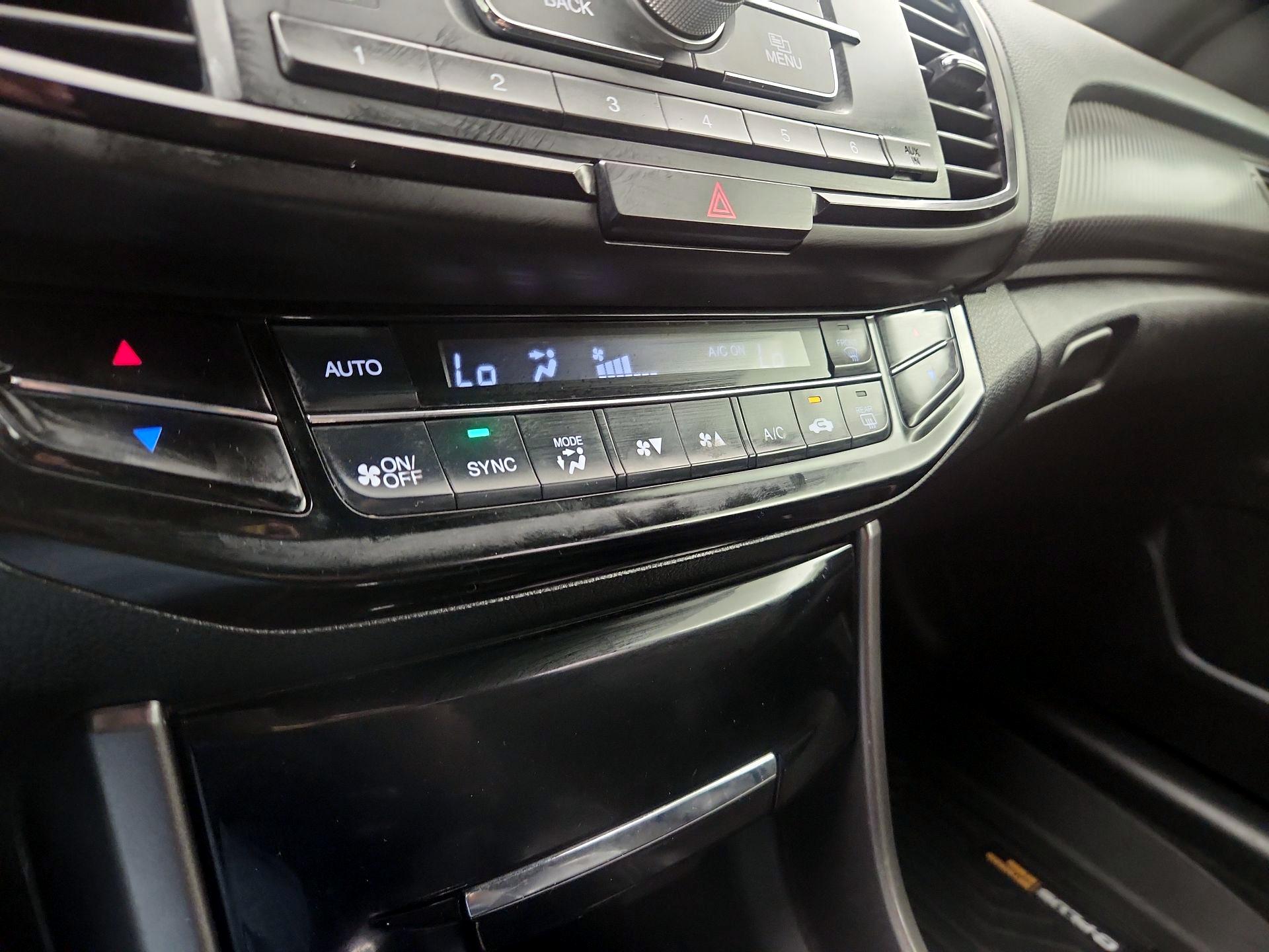 Thumbnail: 2016 Honda Accord - 14