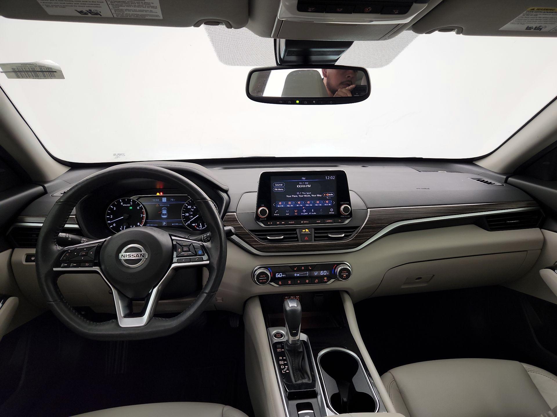 Thumbnail: 2020 Nissan Altima - 9