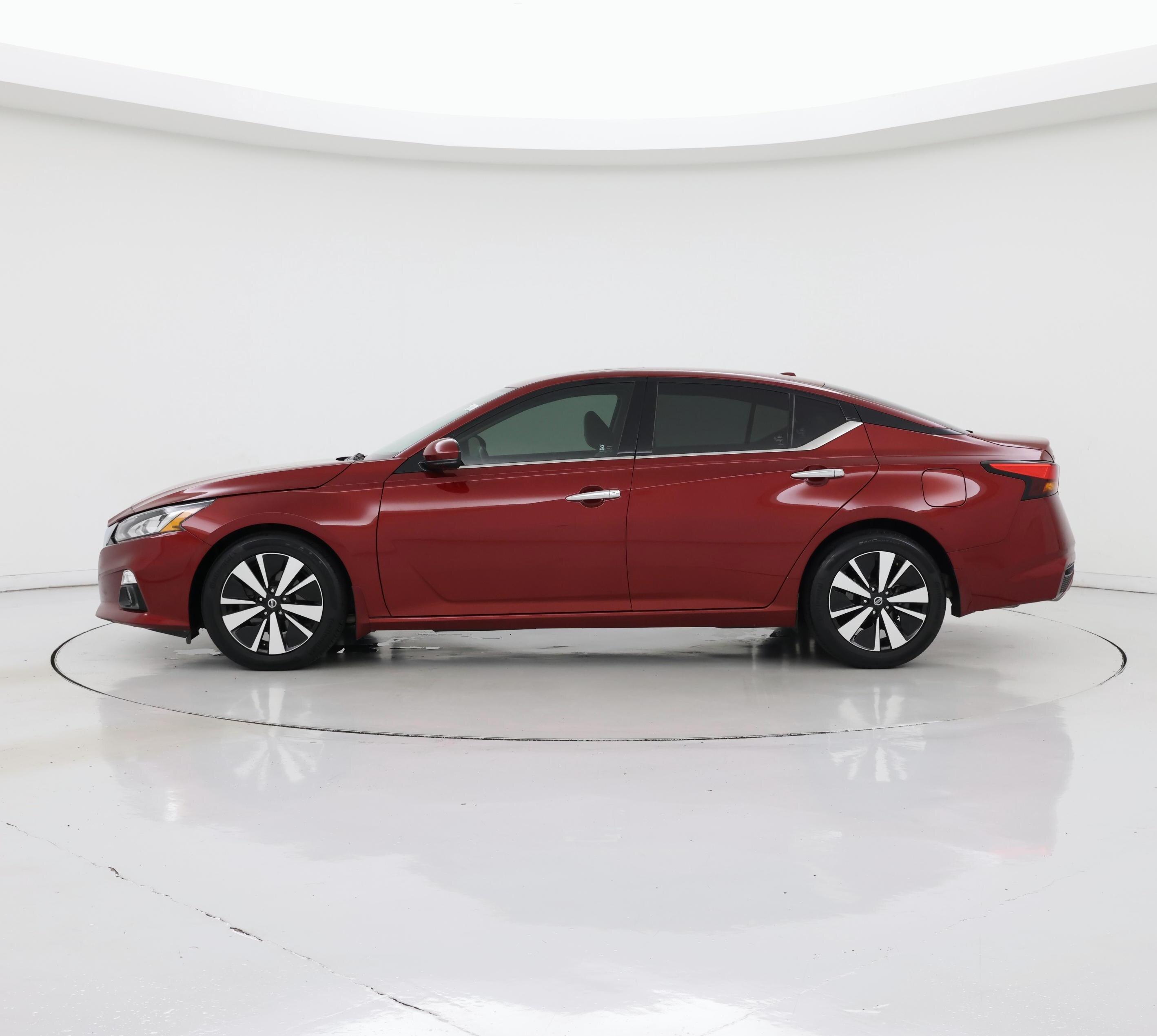 Thumbnail: 2020 Nissan Altima - 3