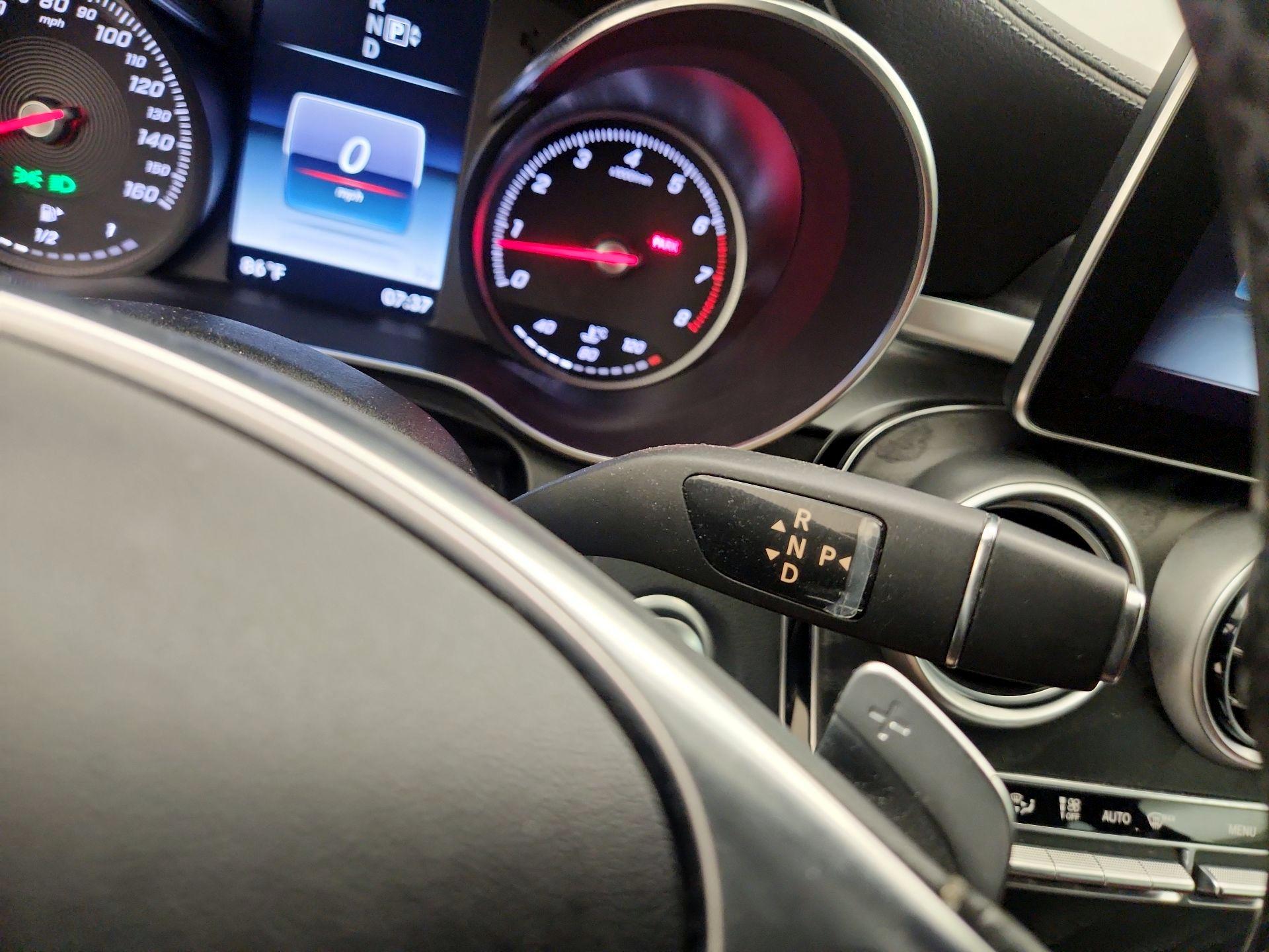 Thumbnail: 2015 Mercedes-Benz C-Class - 17