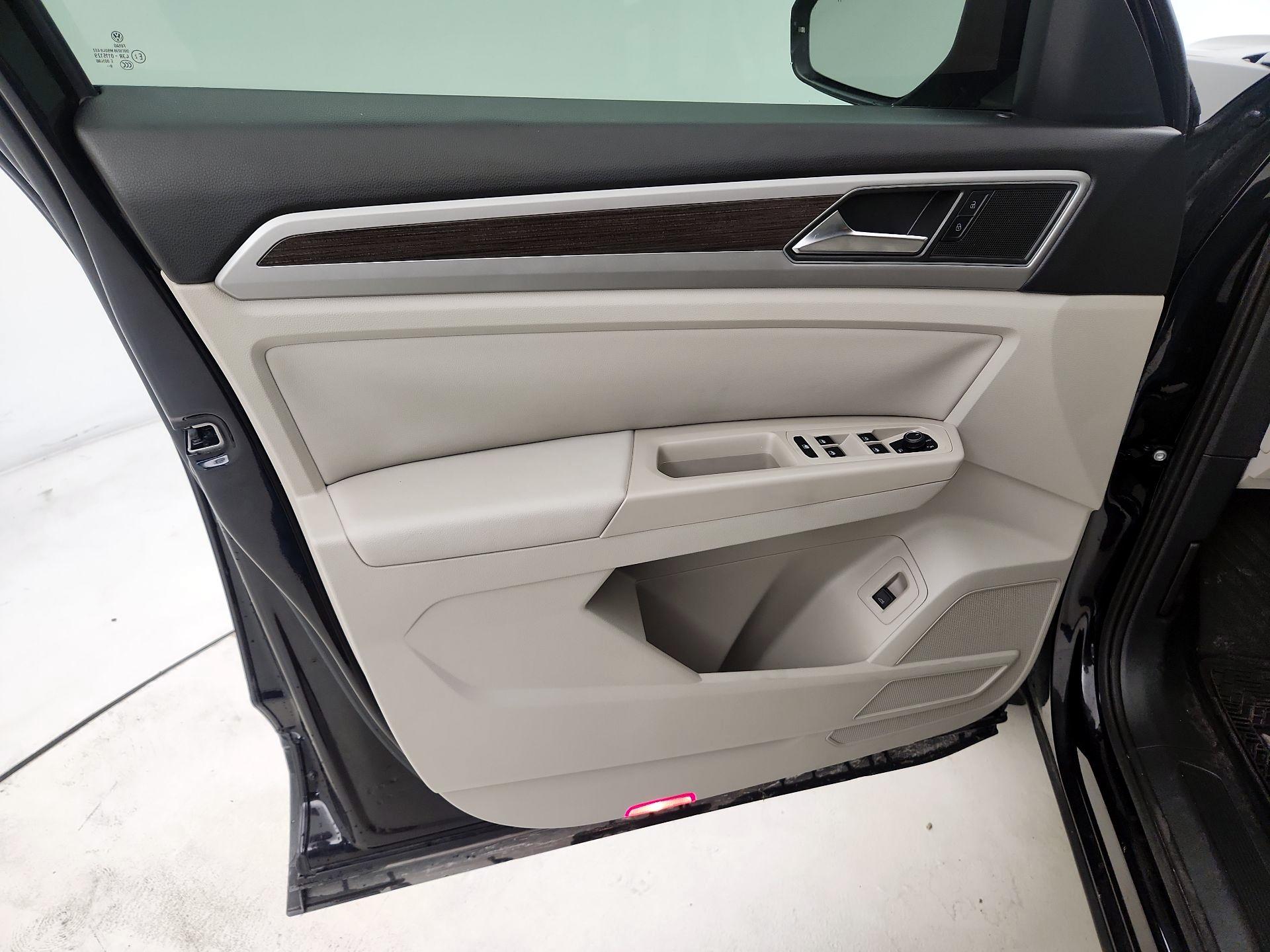 Thumbnail: 2019 Volkswagen Atlas - 12