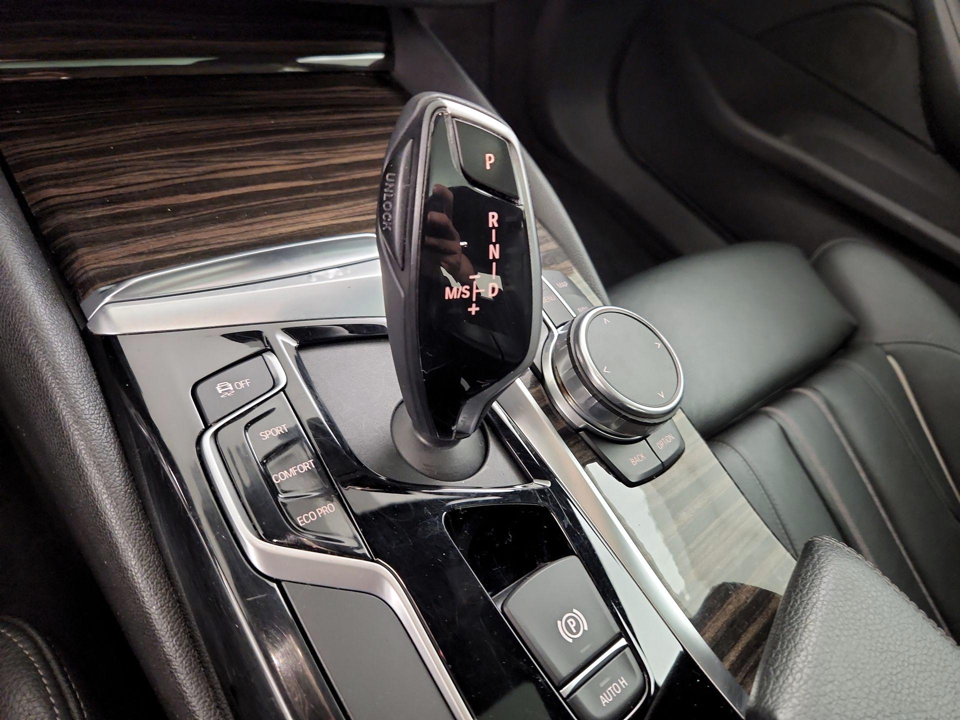 Thumbnail: 2019 BMW 5 Series - 18