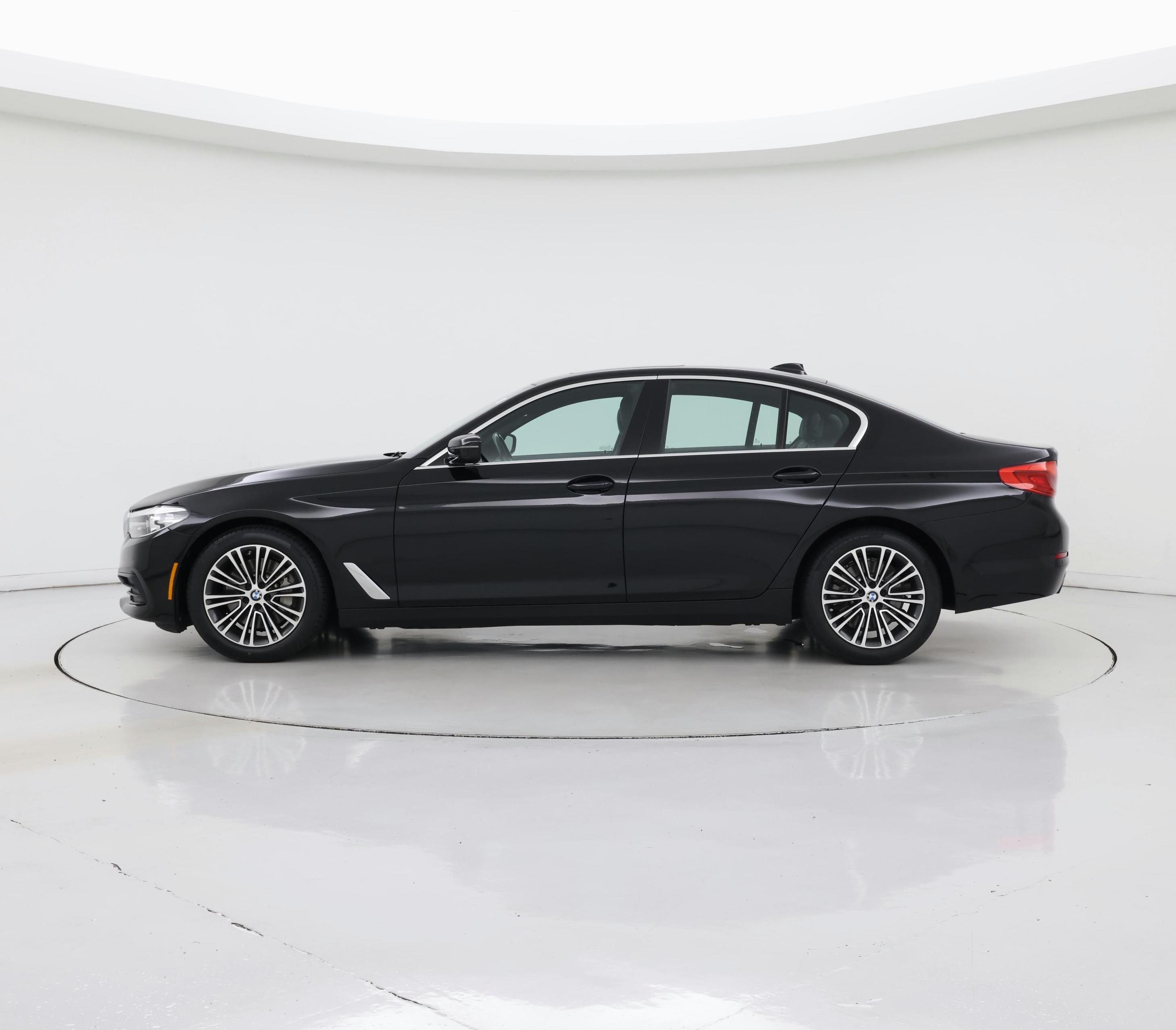 Thumbnail: 2019 BMW 5 Series - 3