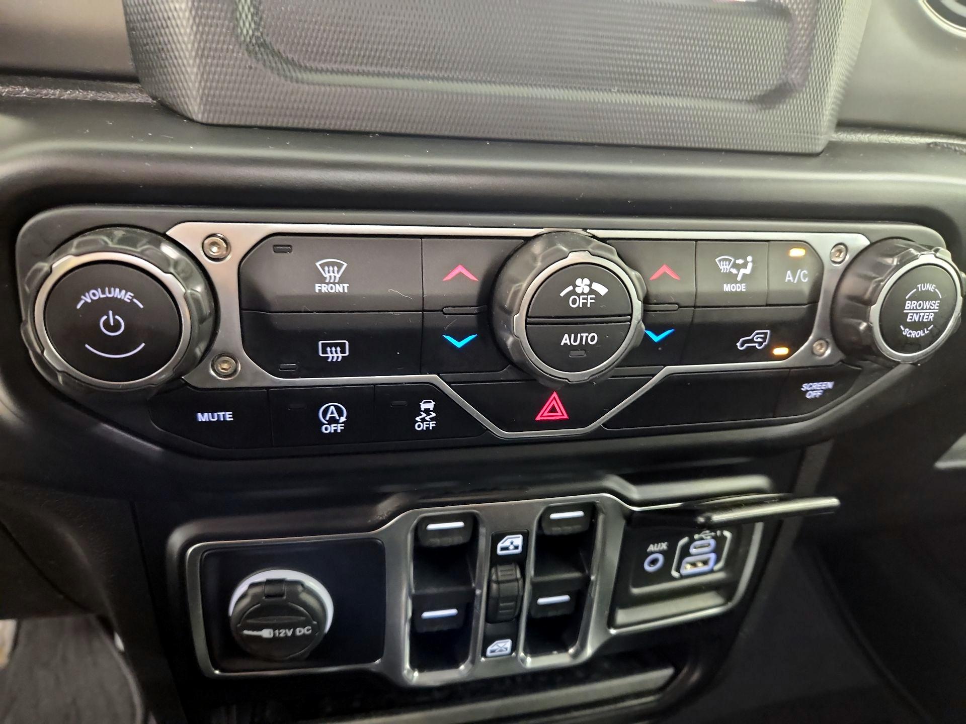 Thumbnail: 2021 Jeep Gladiator - 16