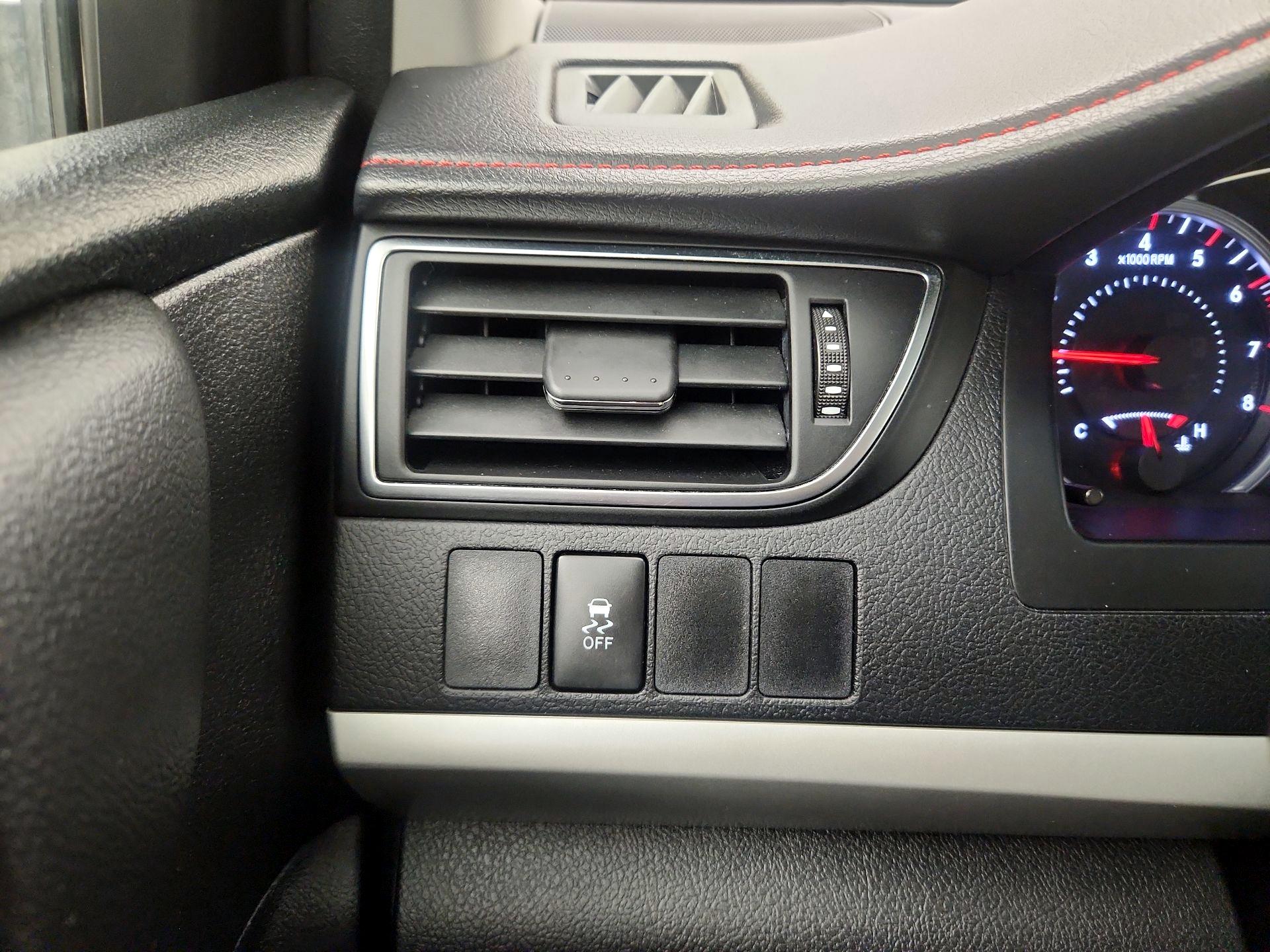 Thumbnail: 2016 Toyota Camry - 13