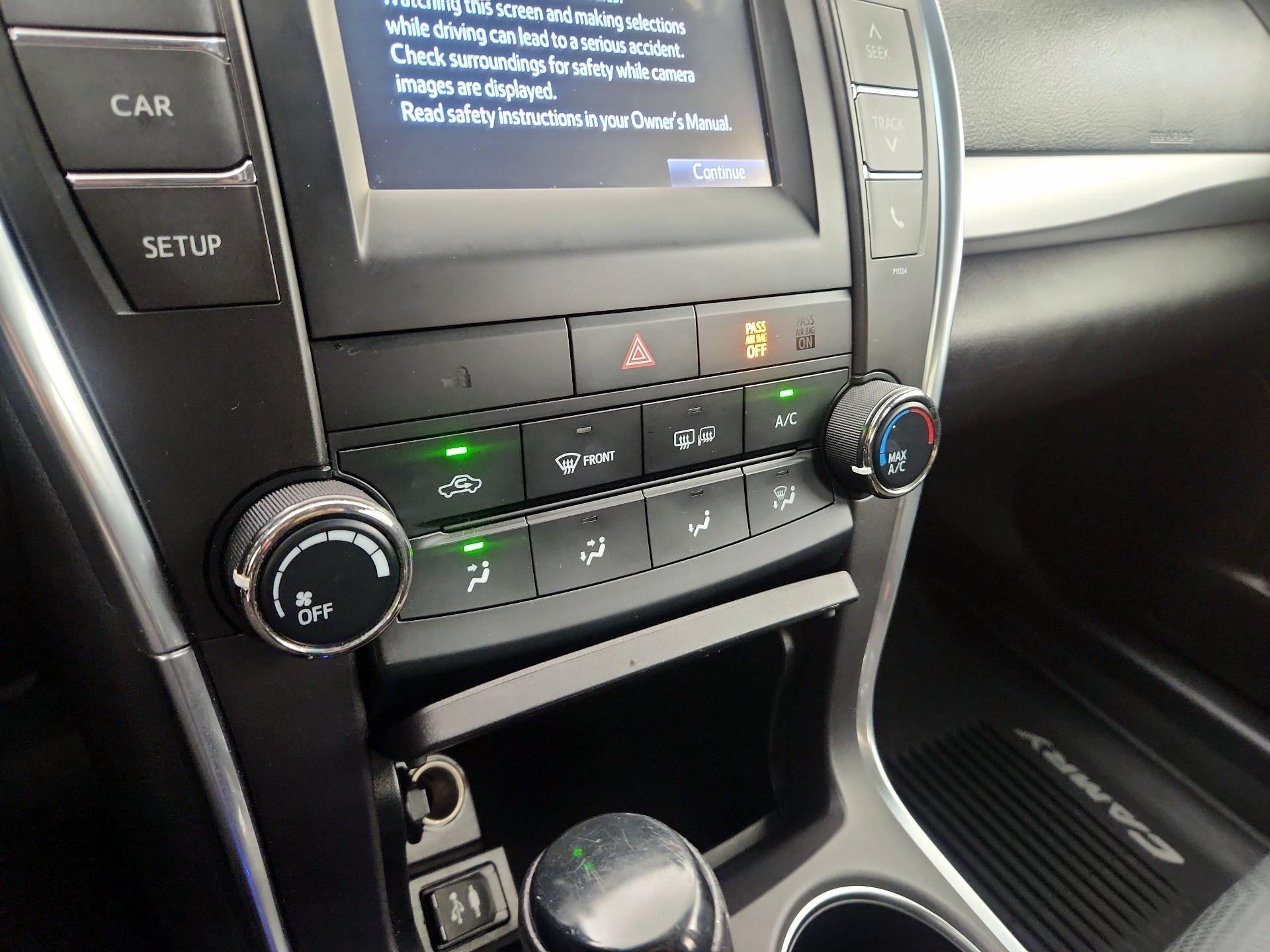 Thumbnail: 2016 Toyota Camry - 16