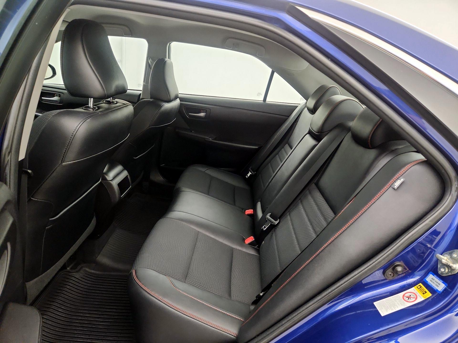 Thumbnail: 2016 Toyota Camry - 18