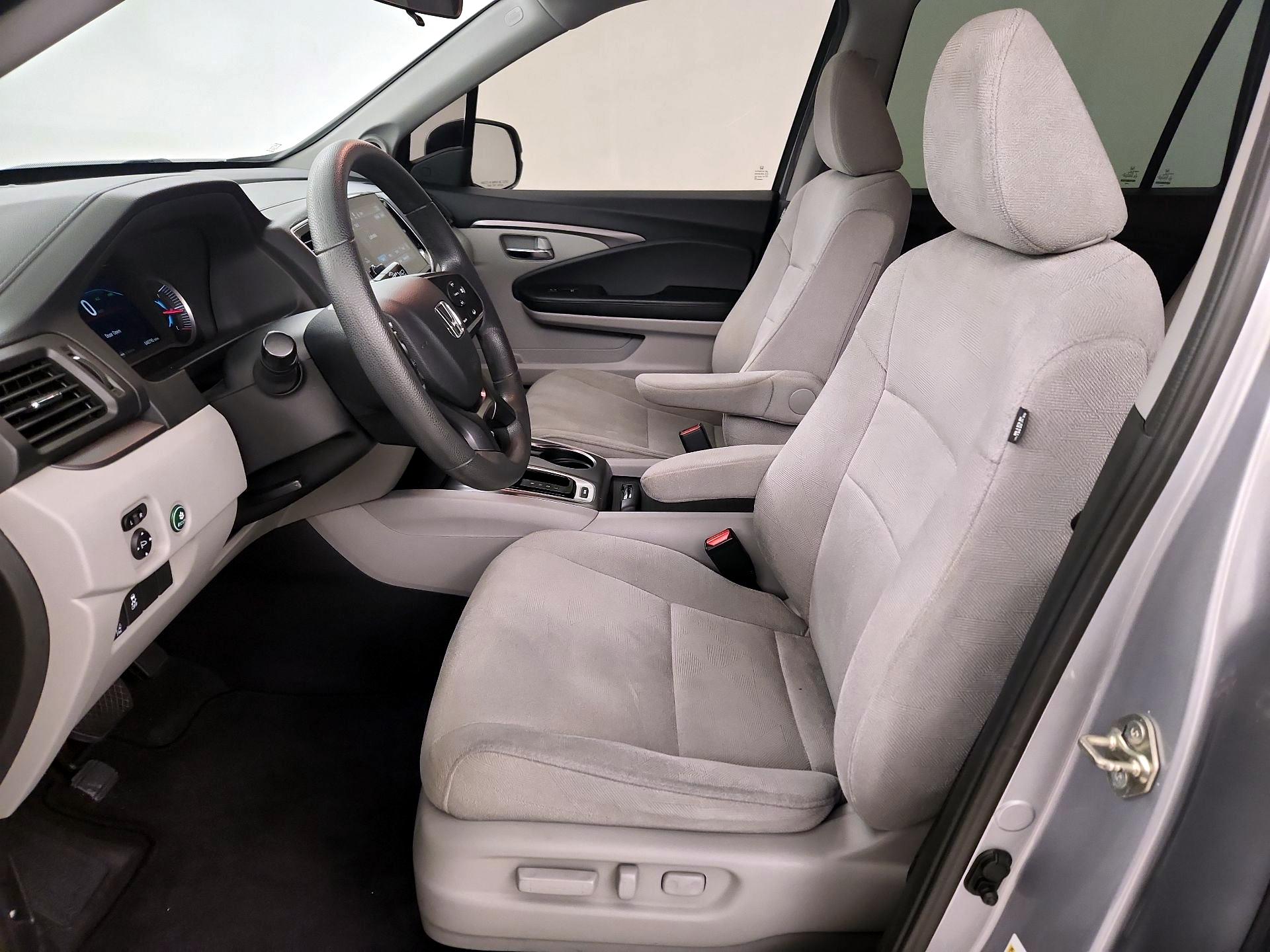 Thumbnail: 2019 Honda Pilot - 11