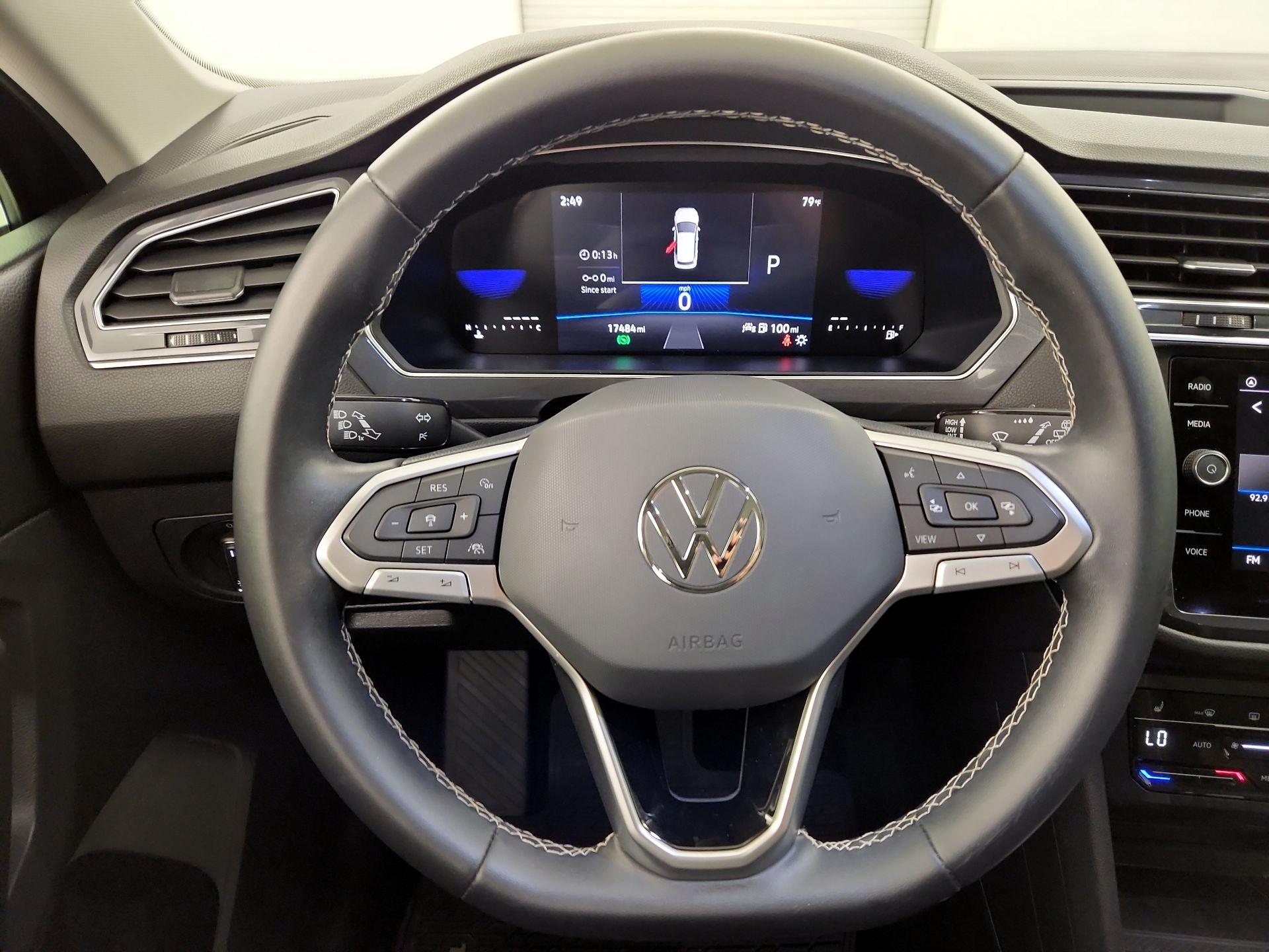 Thumbnail: 2023 Volkswagen Tiguan - 10