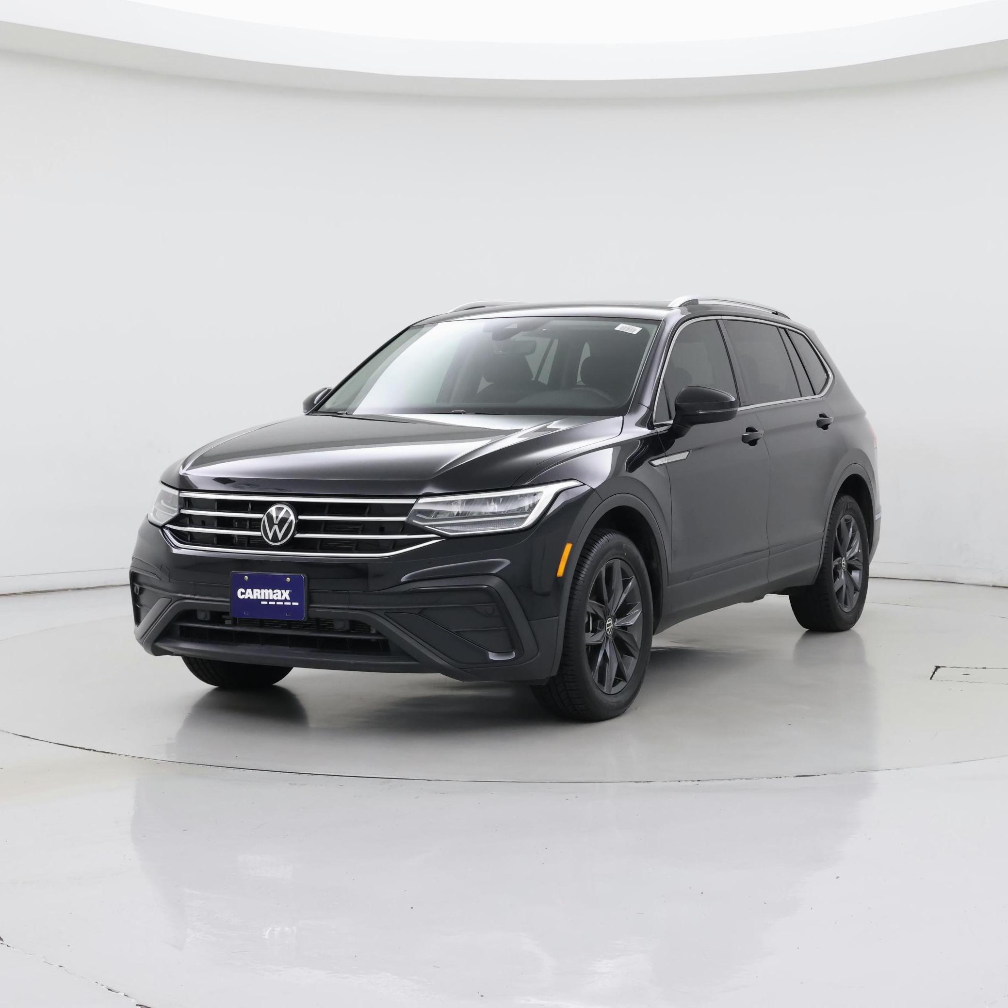 Thumbnail: 2023 Volkswagen Tiguan - 4