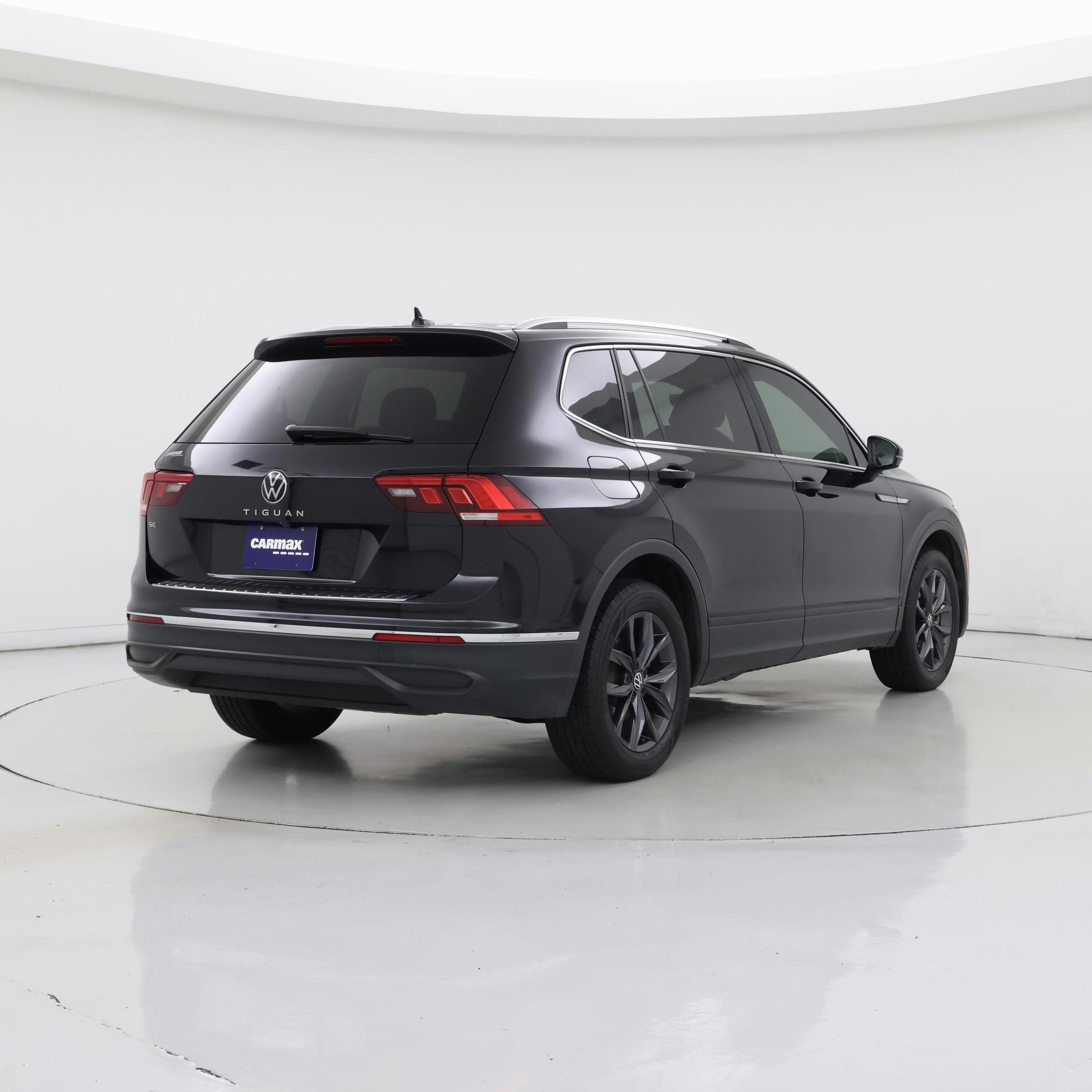 Thumbnail: 2023 Volkswagen Tiguan - 8