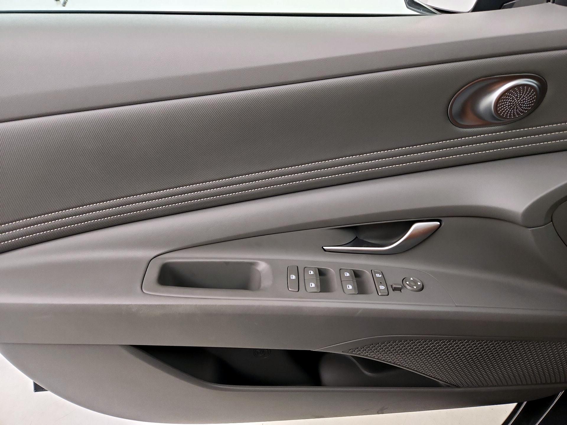 Thumbnail: 2023 Hyundai Elantra - 12
