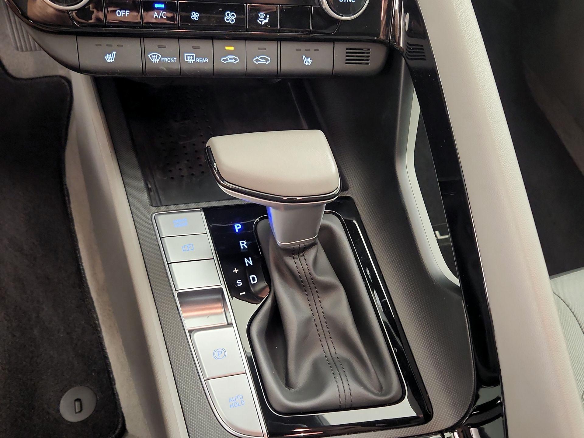 Thumbnail: 2023 Hyundai Elantra - 18
