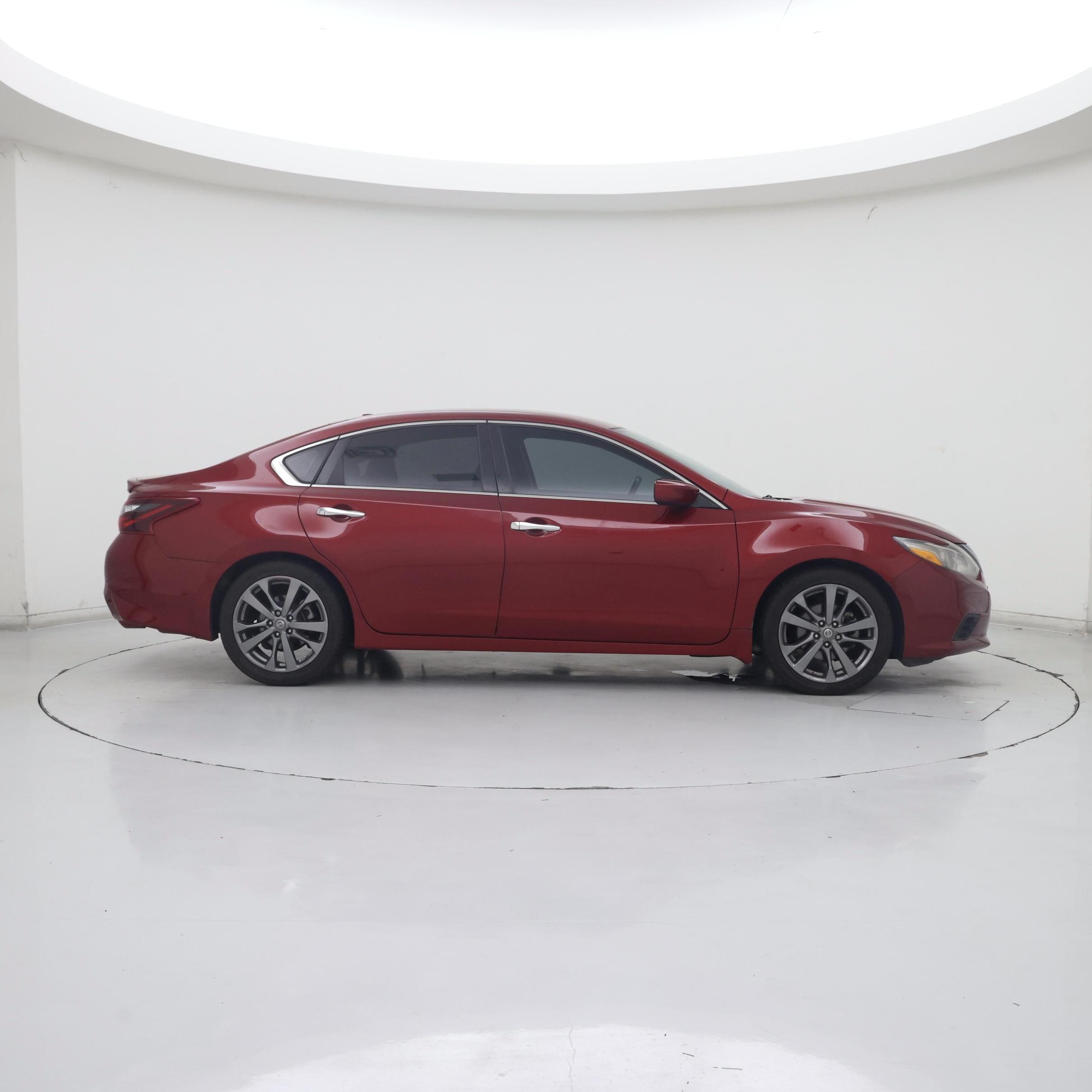 Thumbnail: 2018 Nissan Altima - 7