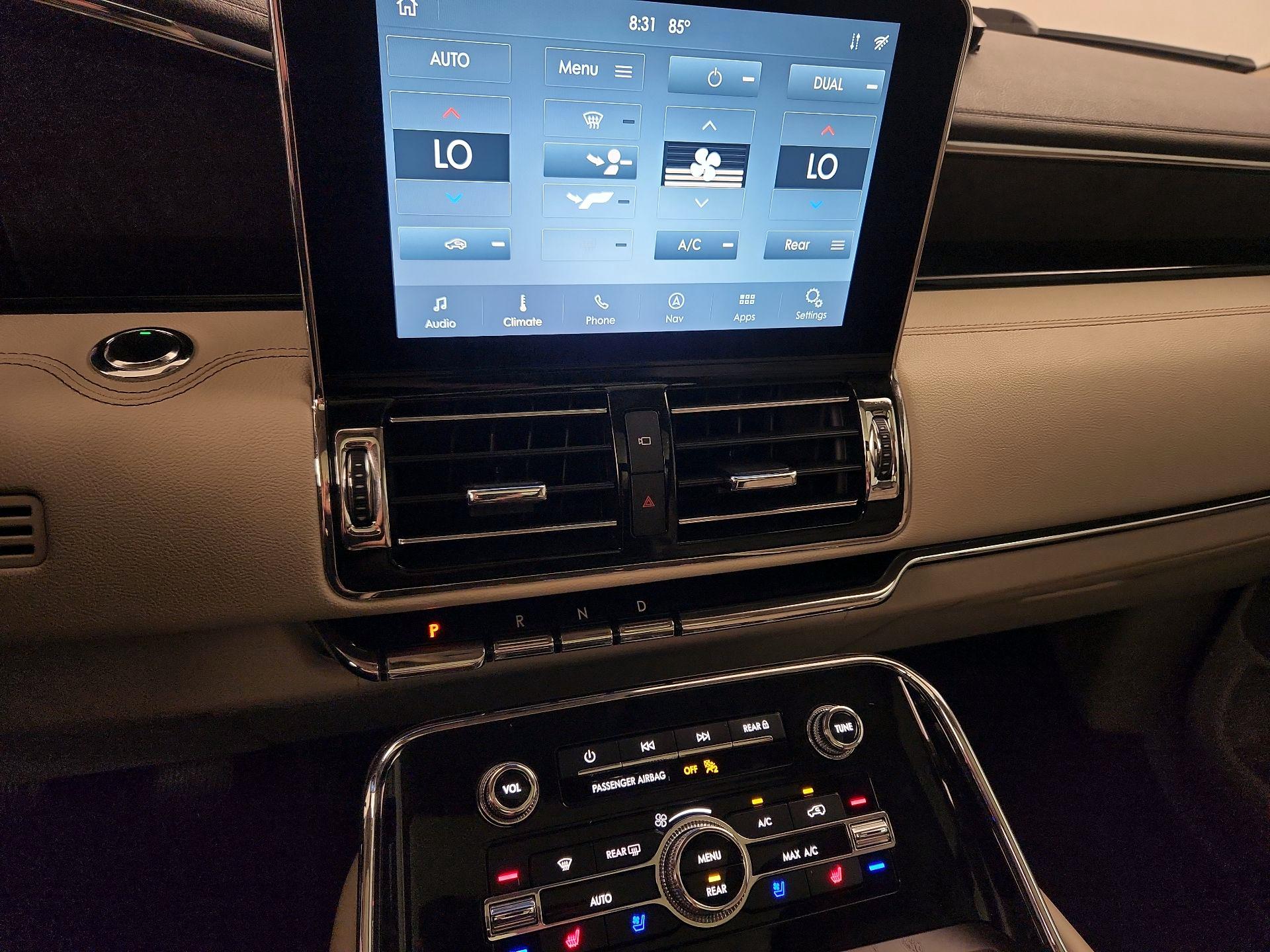 Thumbnail: 2020 Lincoln Navigator - 17