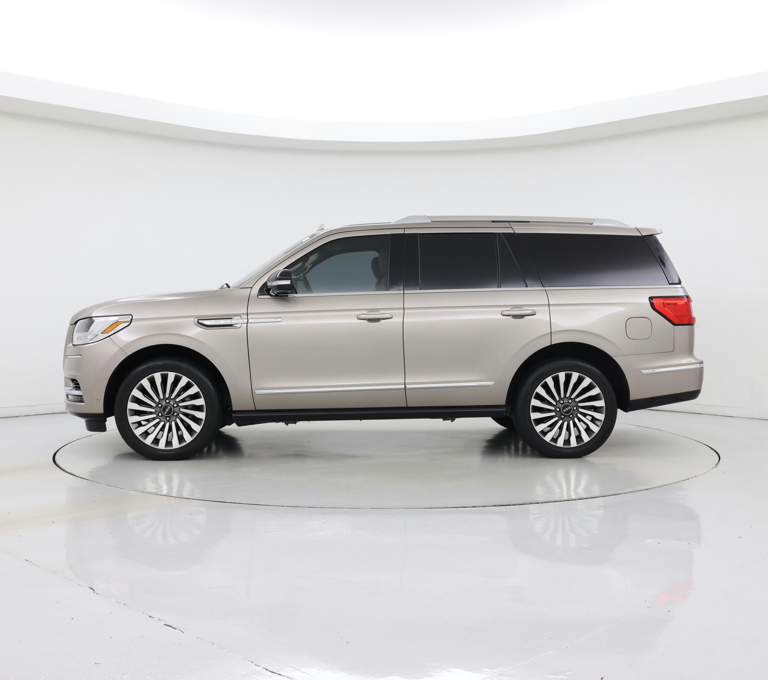 Thumbnail: 2020 Lincoln Navigator - 3