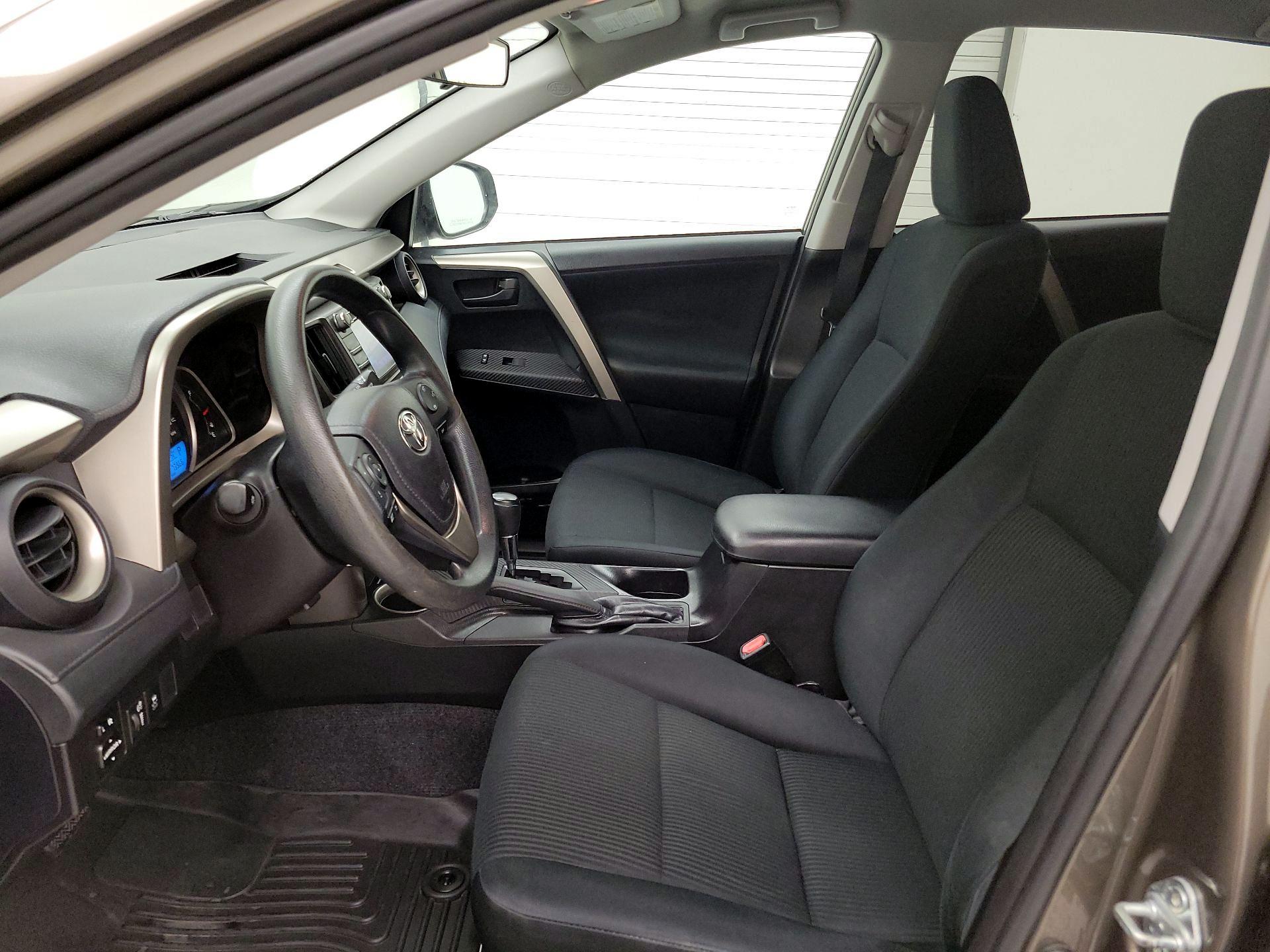 Thumbnail: 2015 Toyota RAV4 - 11