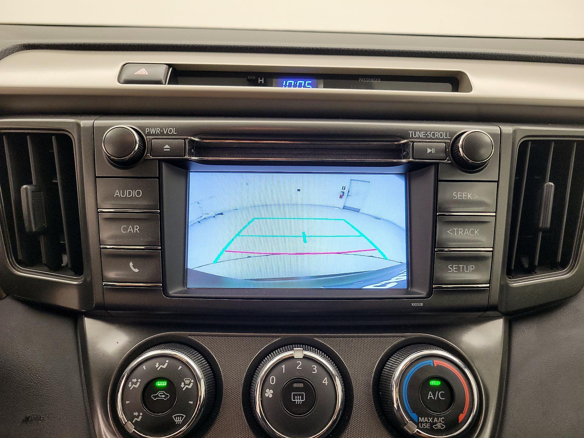 Thumbnail: 2015 Toyota RAV4 - 14