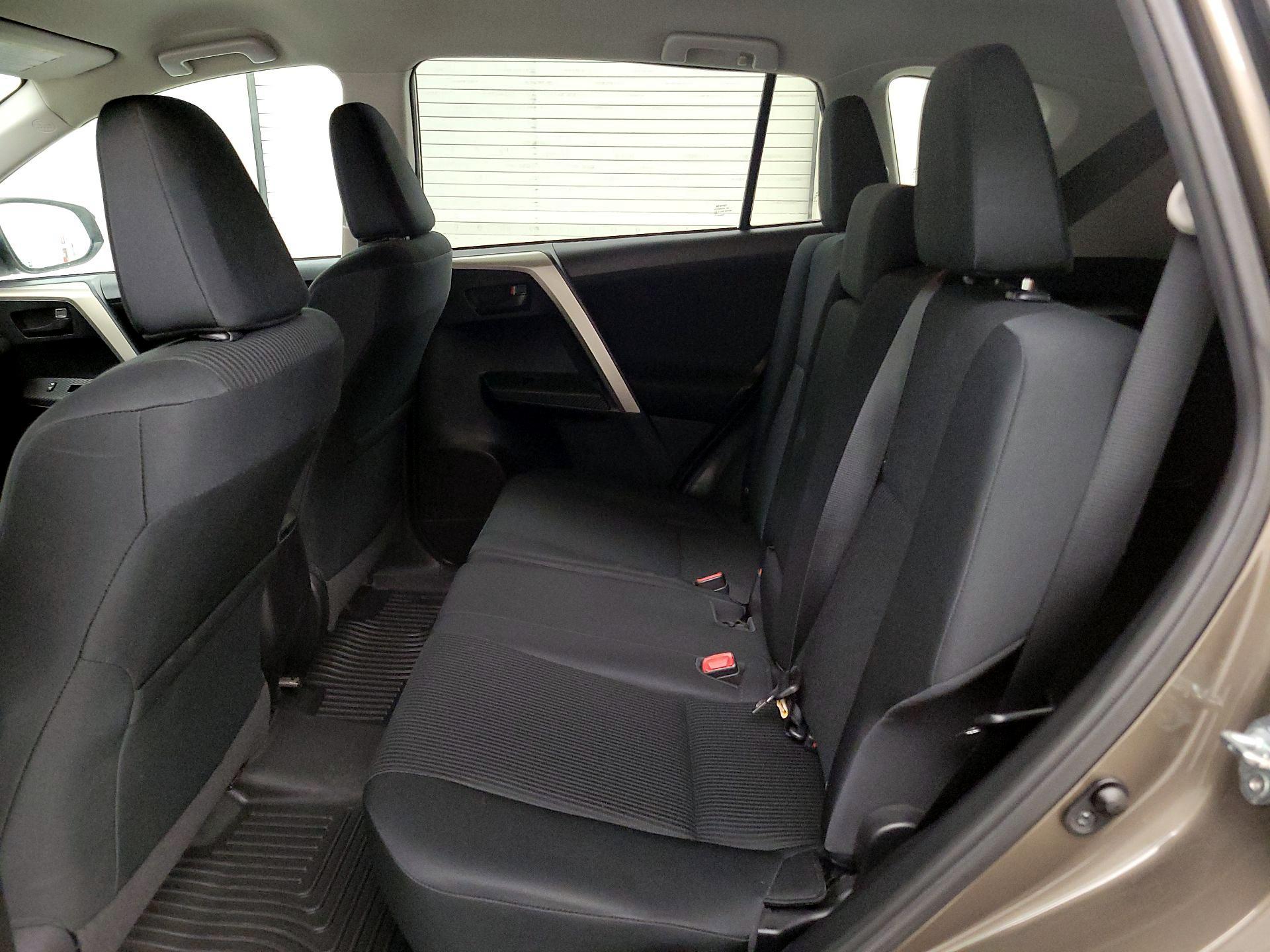 Thumbnail: 2015 Toyota RAV4 - 19
