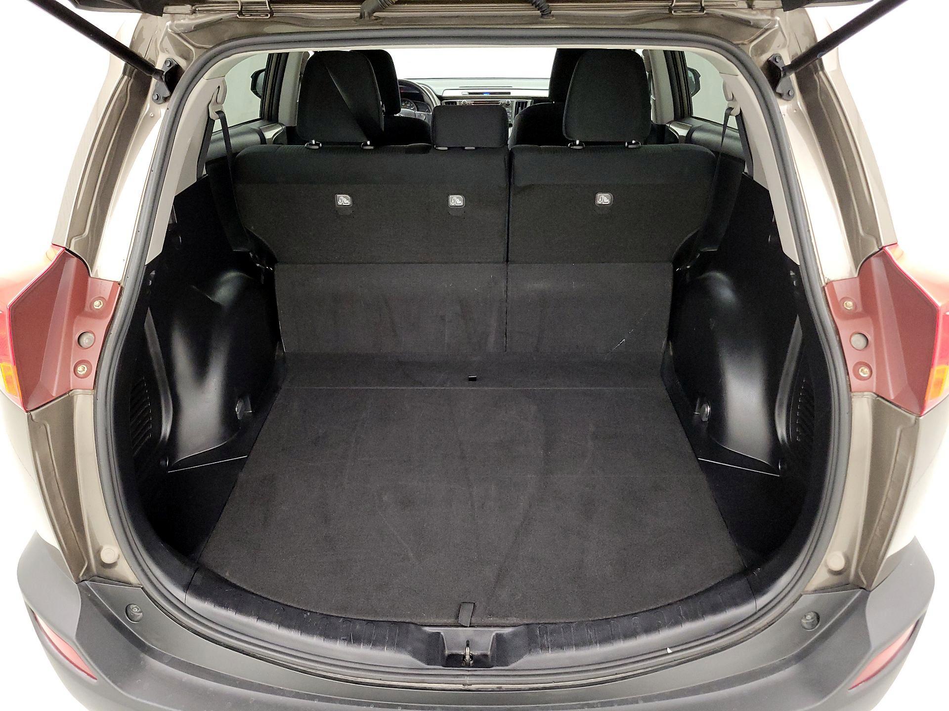 Thumbnail: 2015 Toyota RAV4 - 20