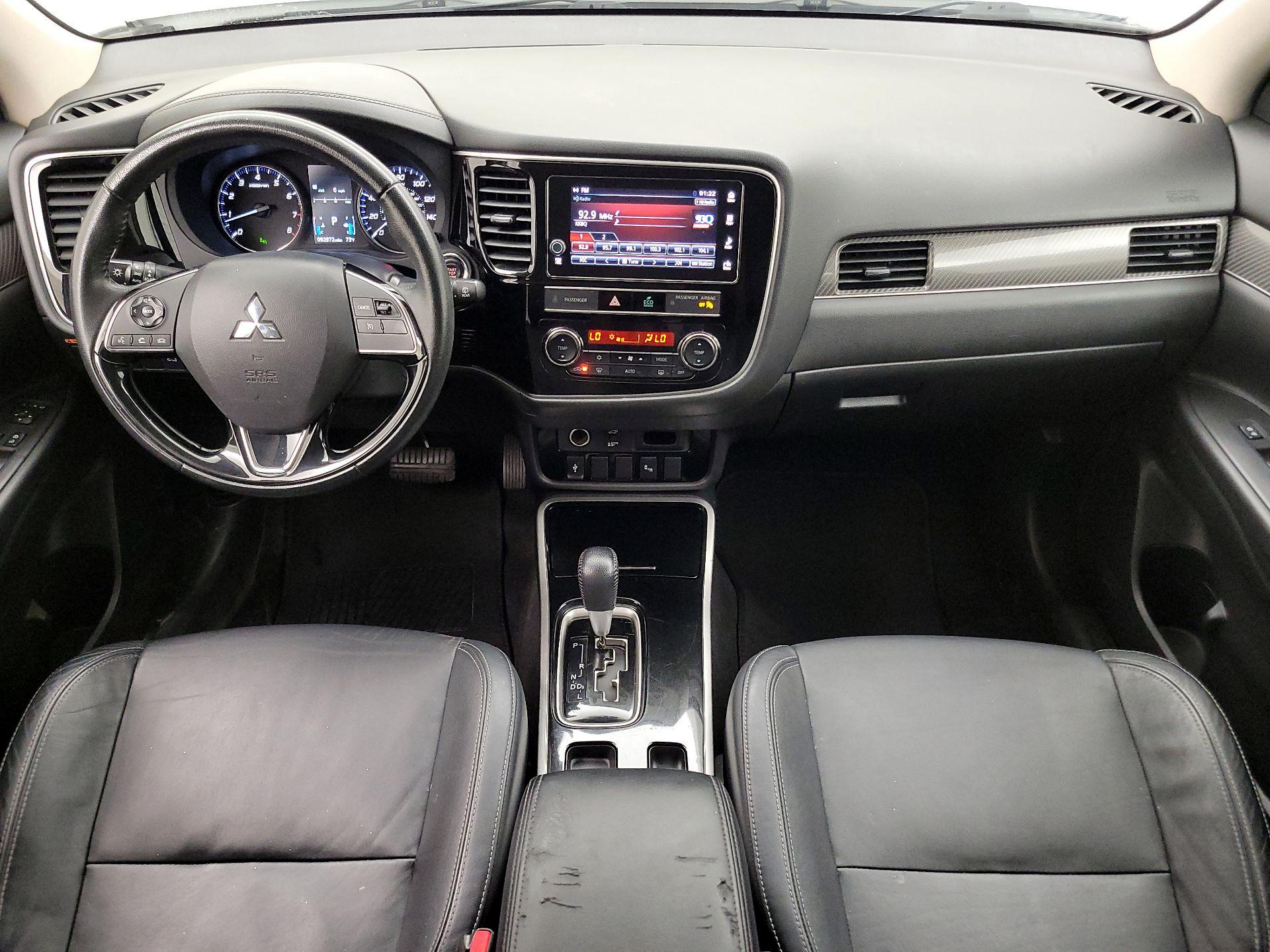 Thumbnail: 2019 Mitsubishi Outlander - 9