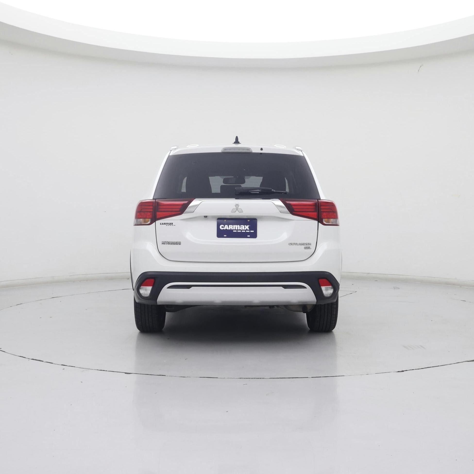 Thumbnail: 2019 Mitsubishi Outlander - 6