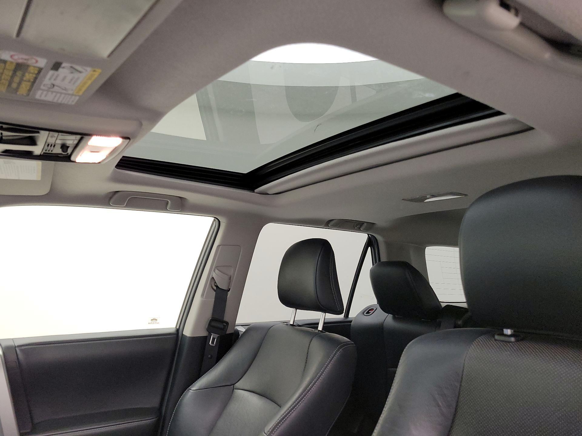 Thumbnail: 2014 Toyota 4Runner - 20