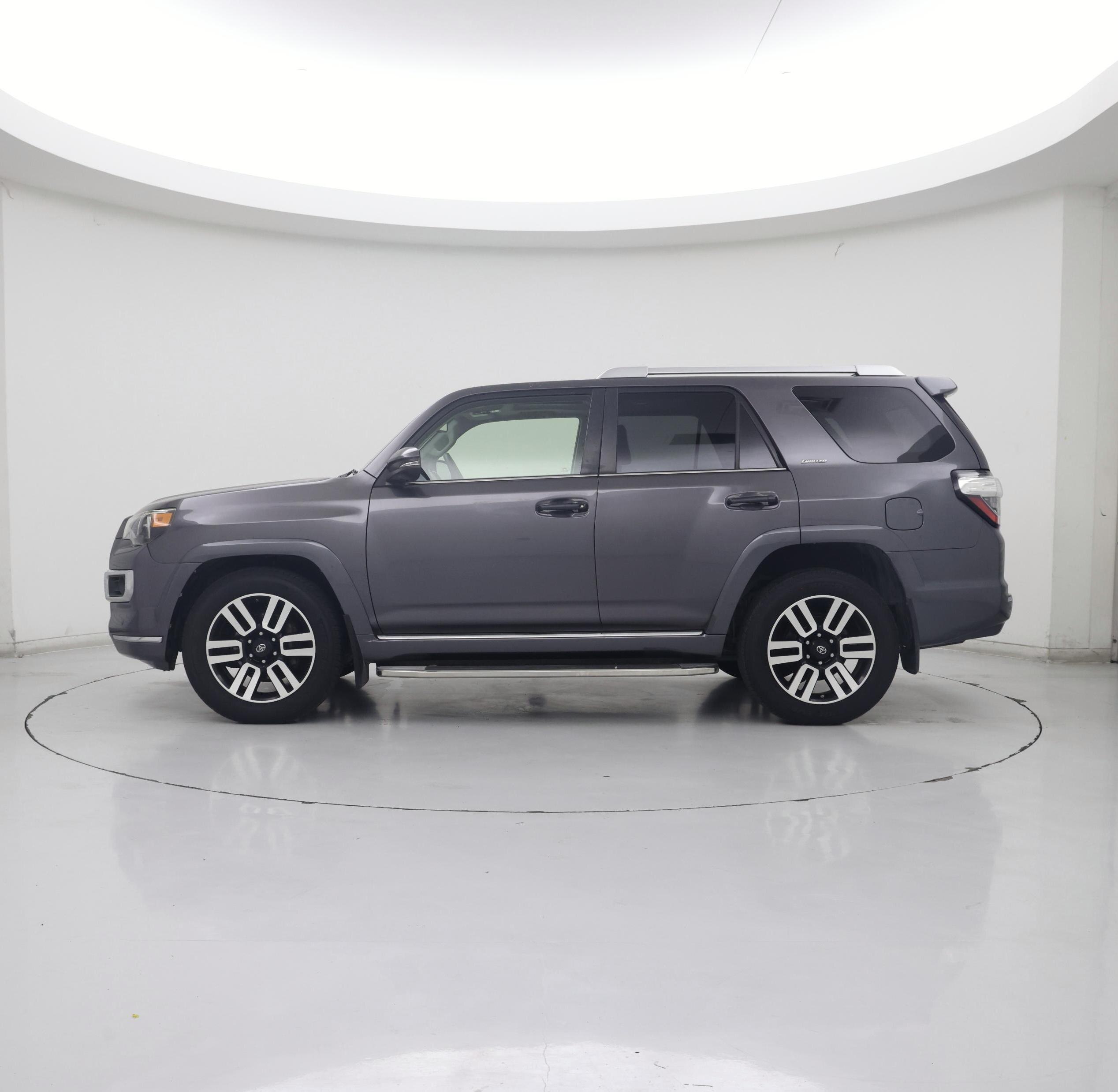 Thumbnail: 2014 Toyota 4Runner - 3
