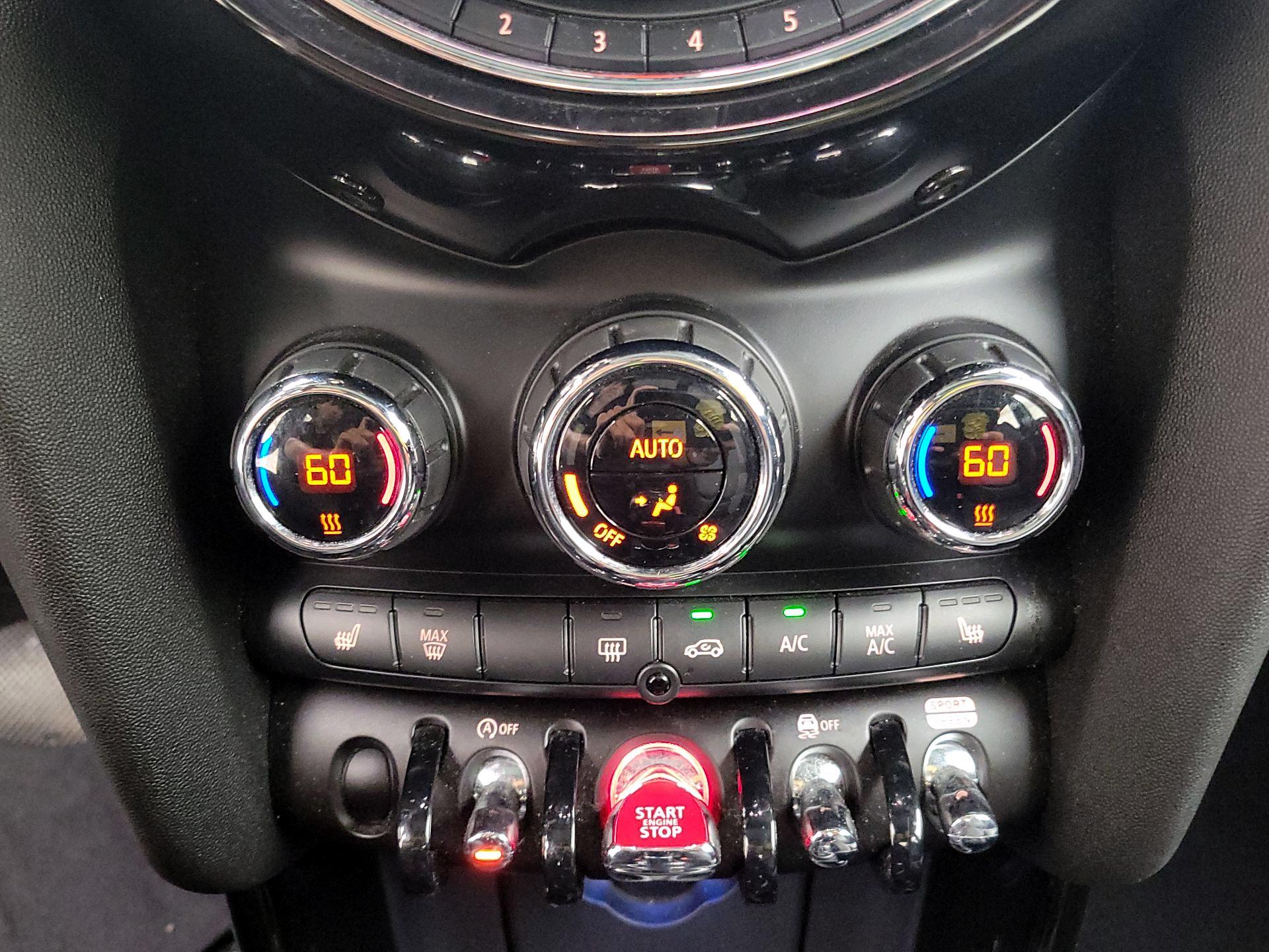 Thumbnail: 2019 MINI Cooper Hardtop - 16