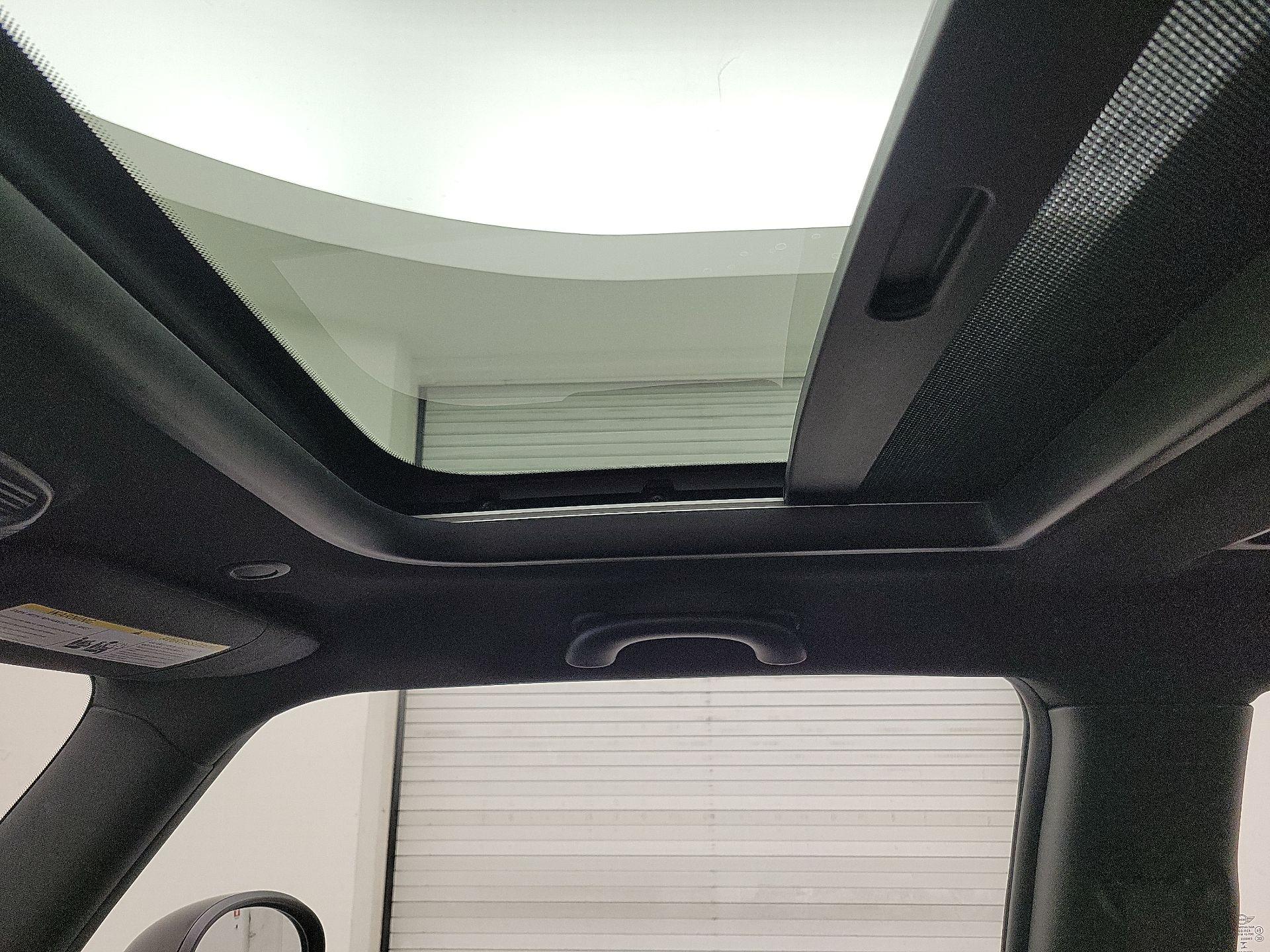 Thumbnail: 2019 MINI Cooper Hardtop - 19