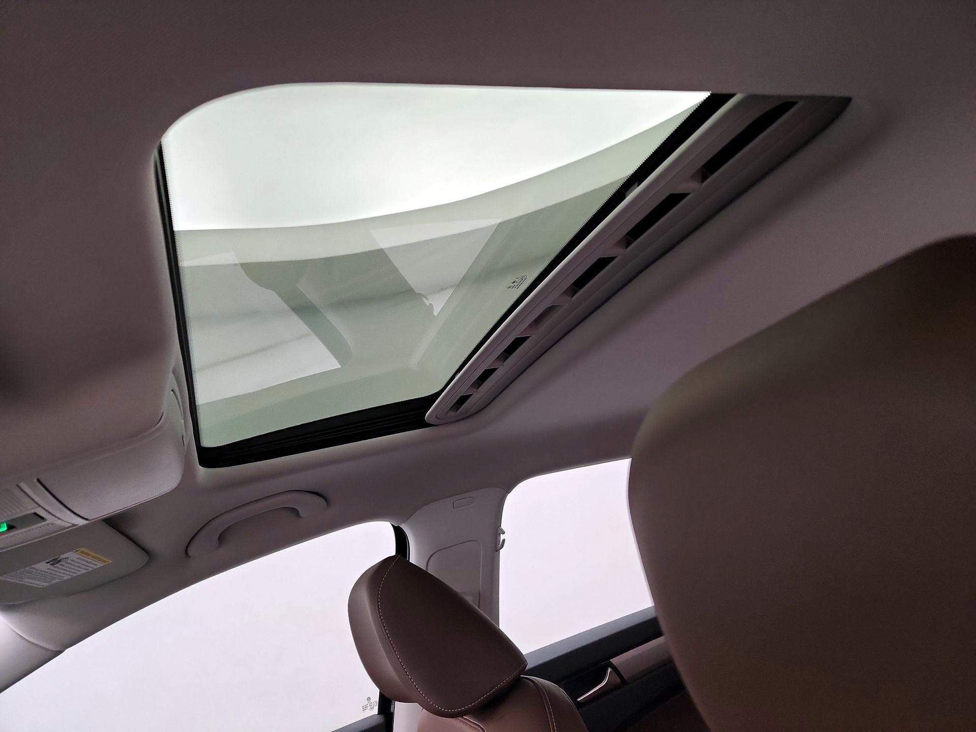 Thumbnail: 2021 Volkswagen Passat - 19