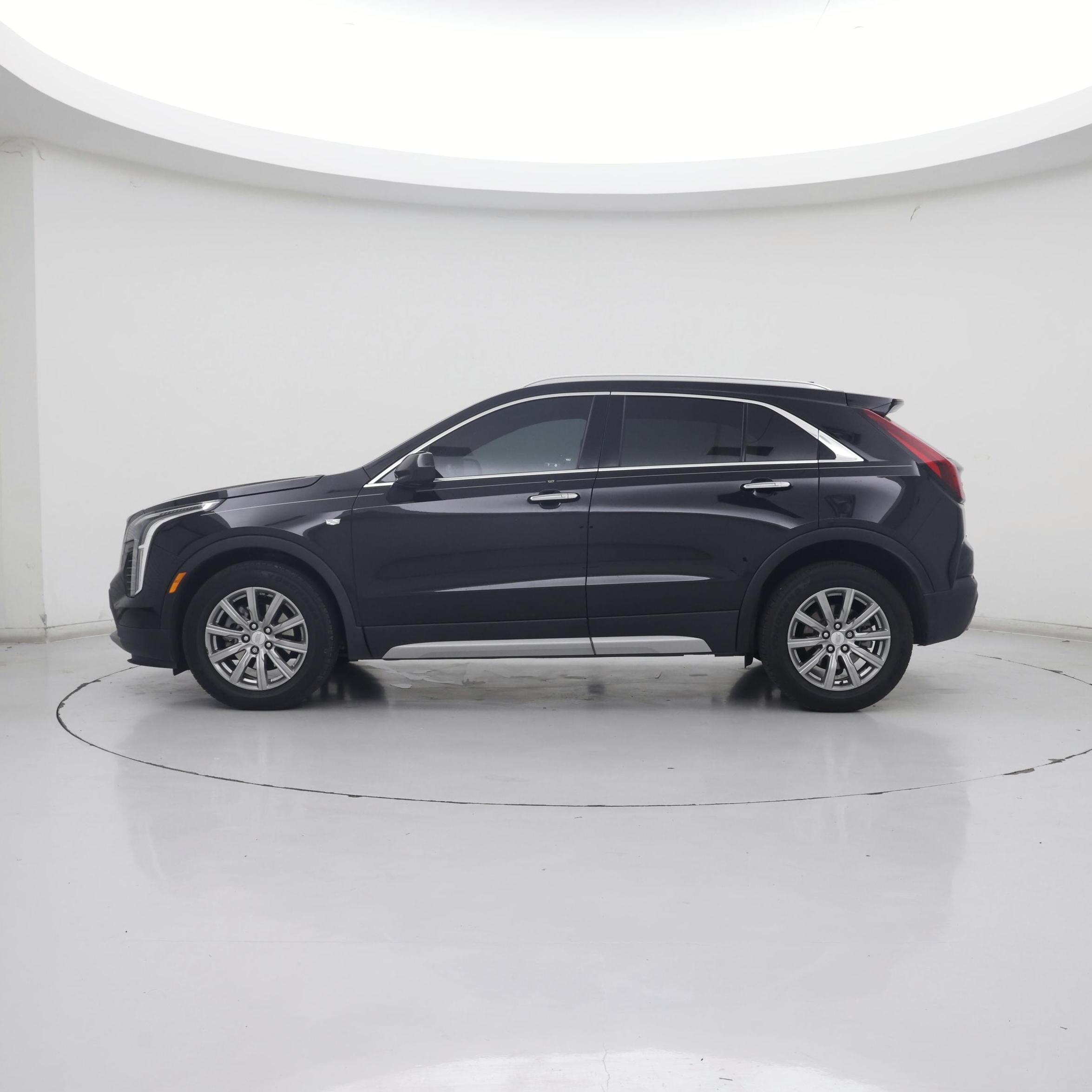Thumbnail: 2020 Cadillac XT4 - 3