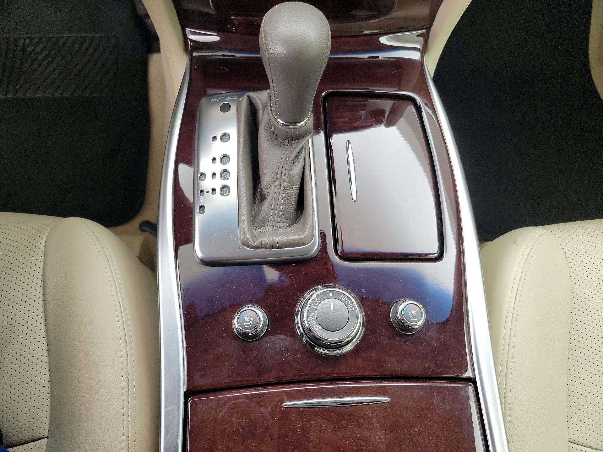 Thumbnail: 2015 INFINITI Q70 - 18