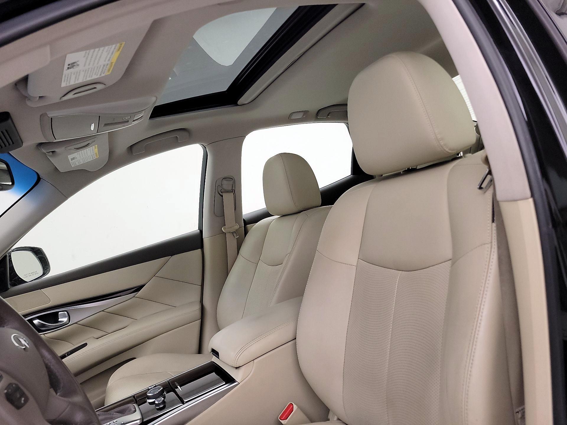 Thumbnail: 2015 INFINITI Q70 - 20