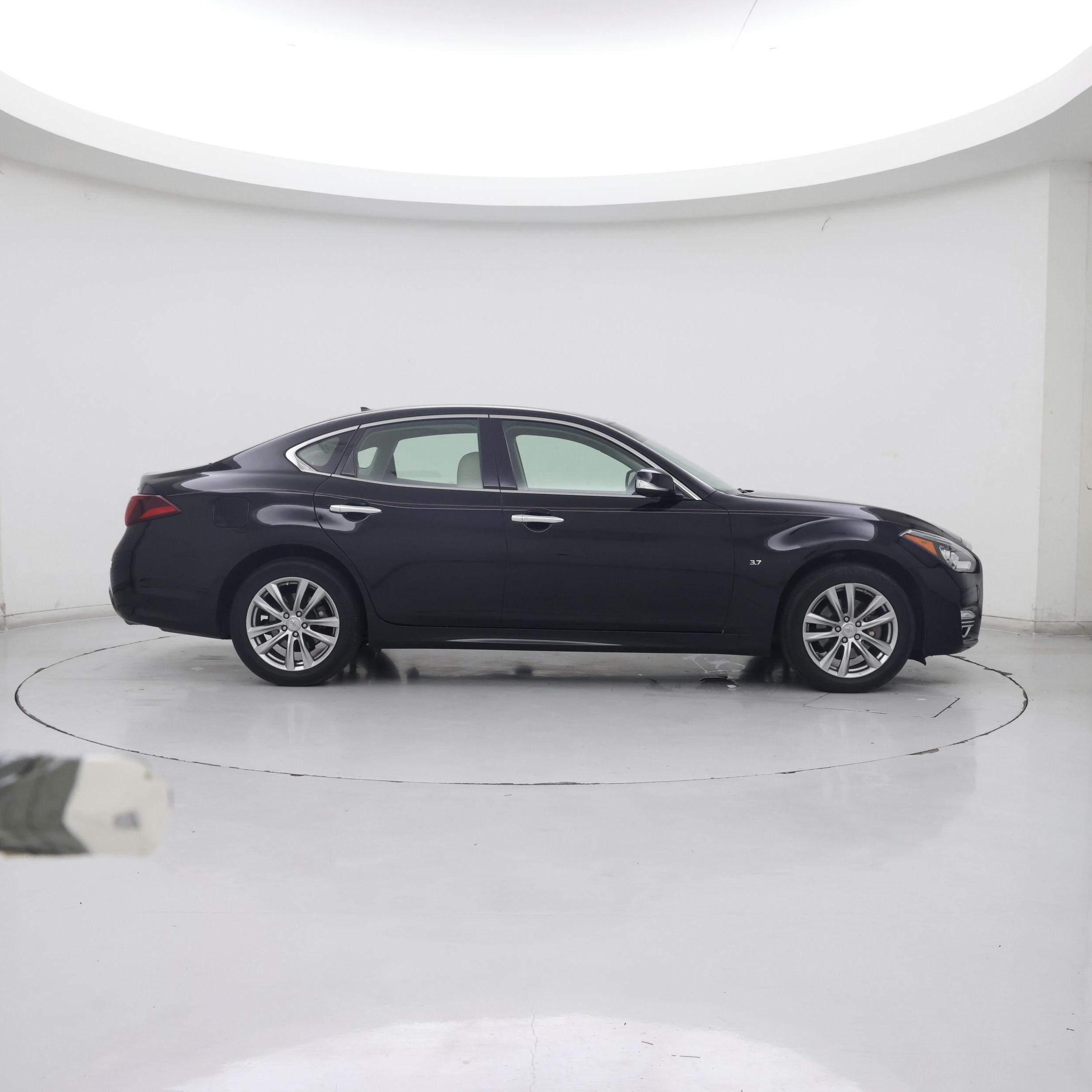Thumbnail: 2015 INFINITI Q70 - 7