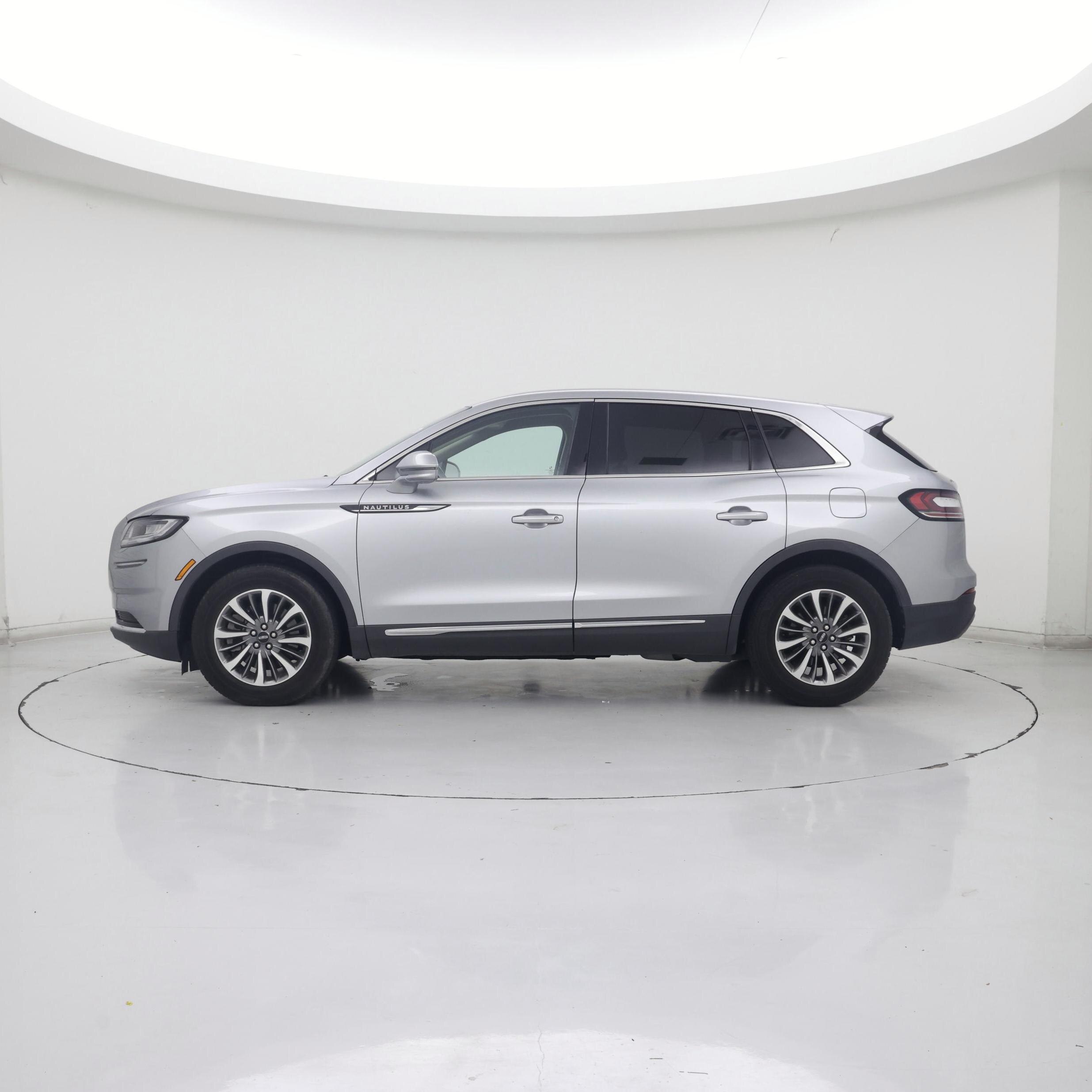 Thumbnail: 2021 Lincoln Nautilus - 3
