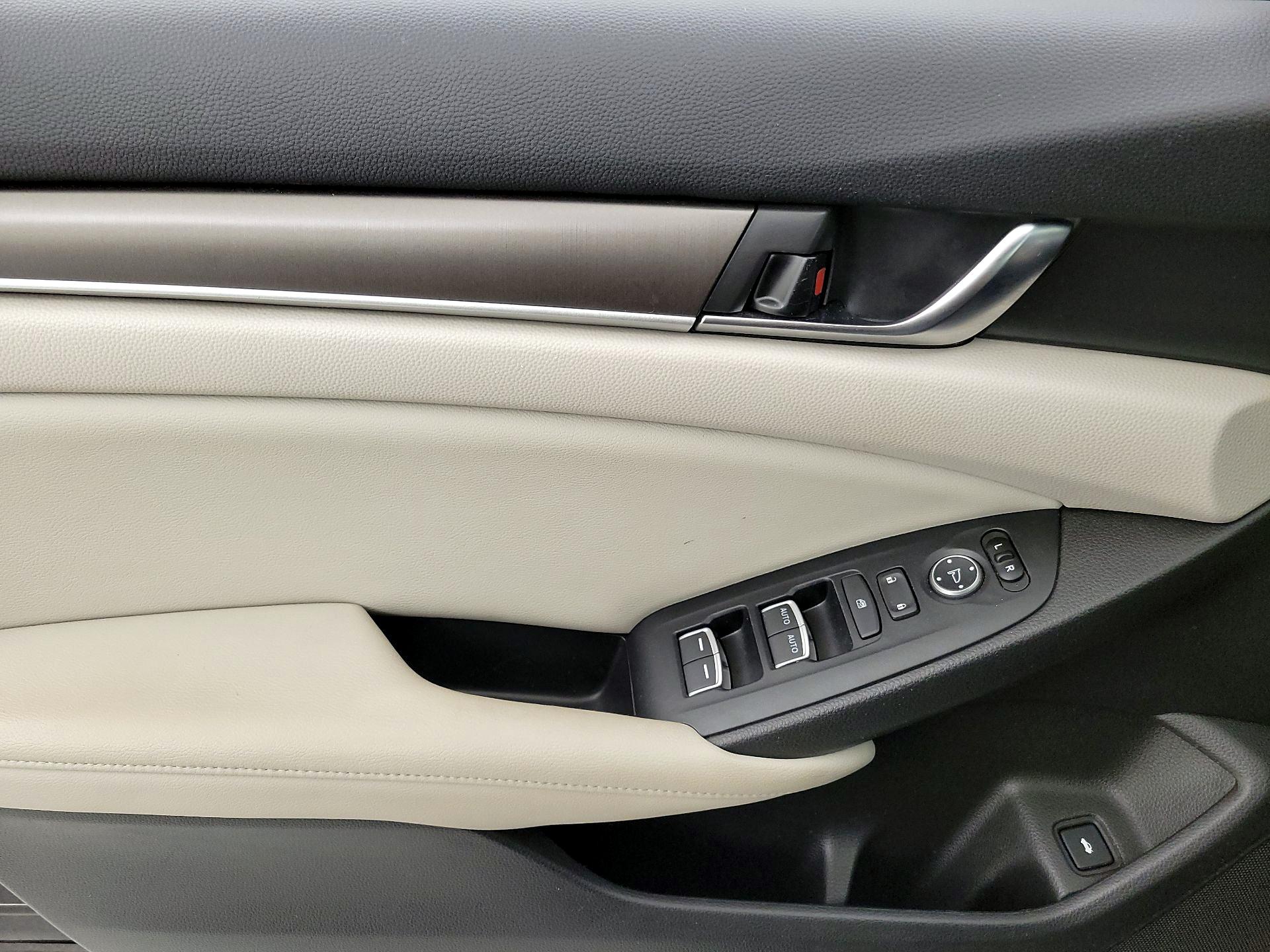 Thumbnail: 2018 Honda Accord - 12