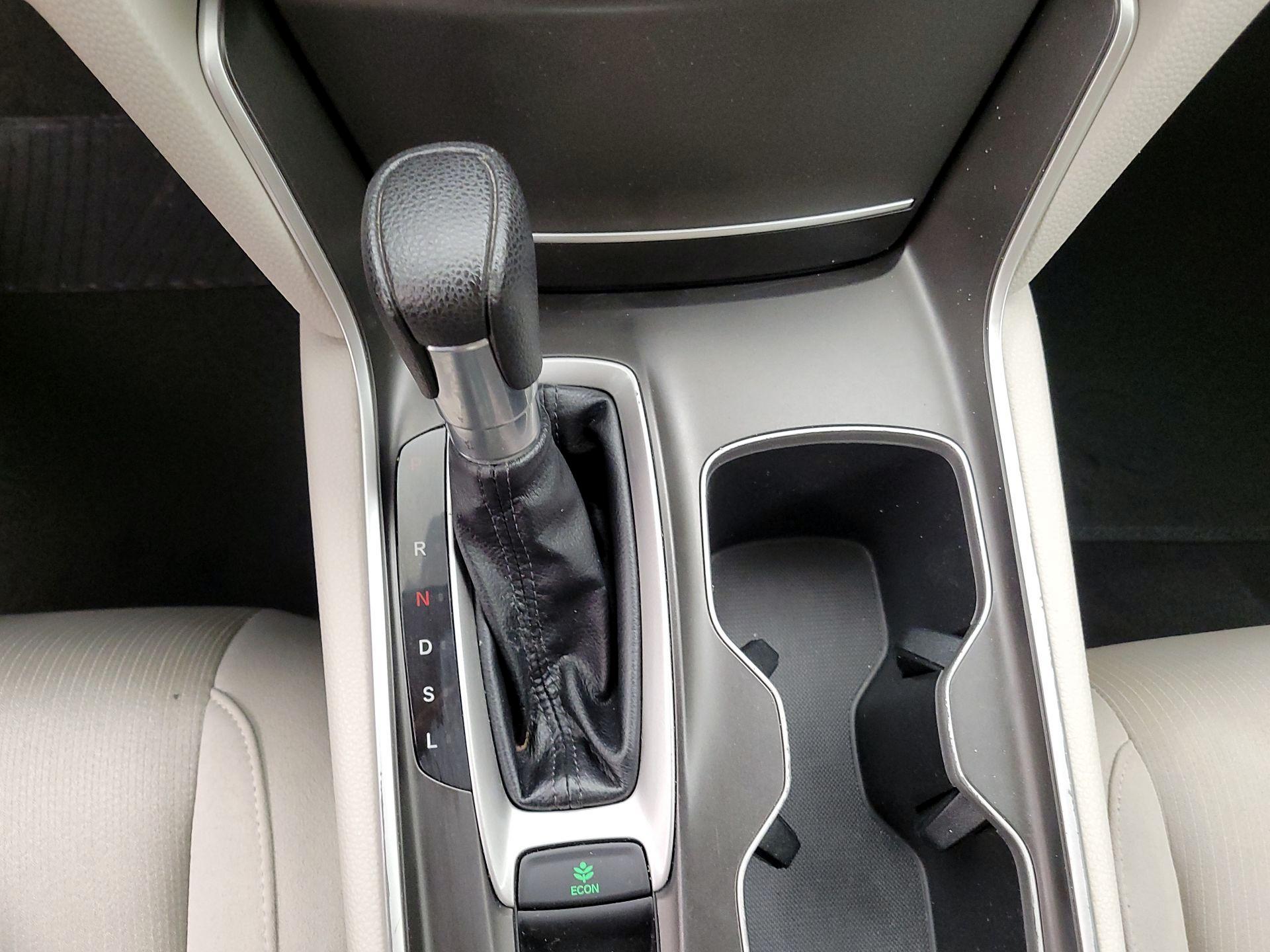 Thumbnail: 2018 Honda Accord - 17