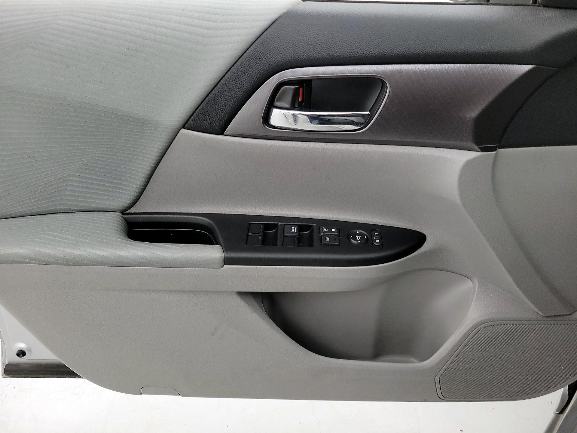 Thumbnail: 2015 Honda Accord - 12