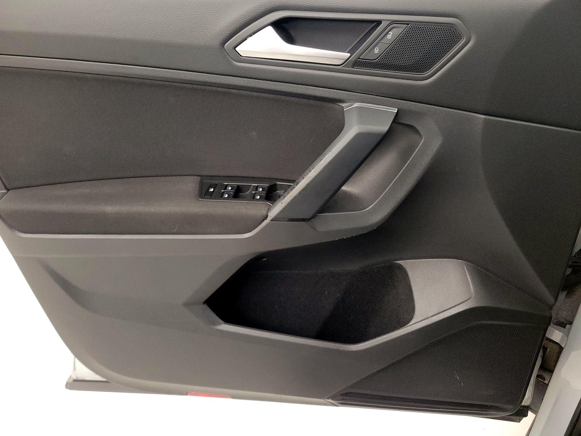 Thumbnail: 2019 Volkswagen Tiguan - 12