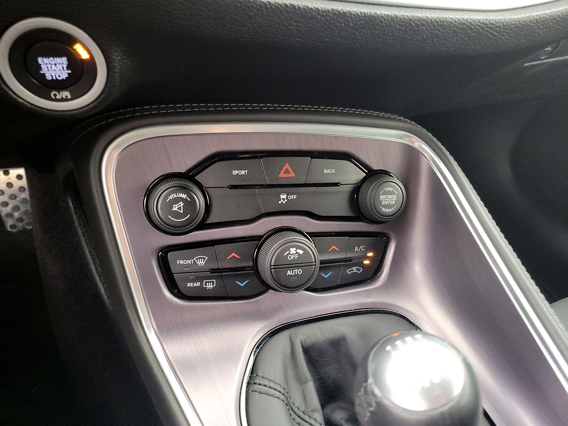 Thumbnail: 2016 Dodge Challenger - 15