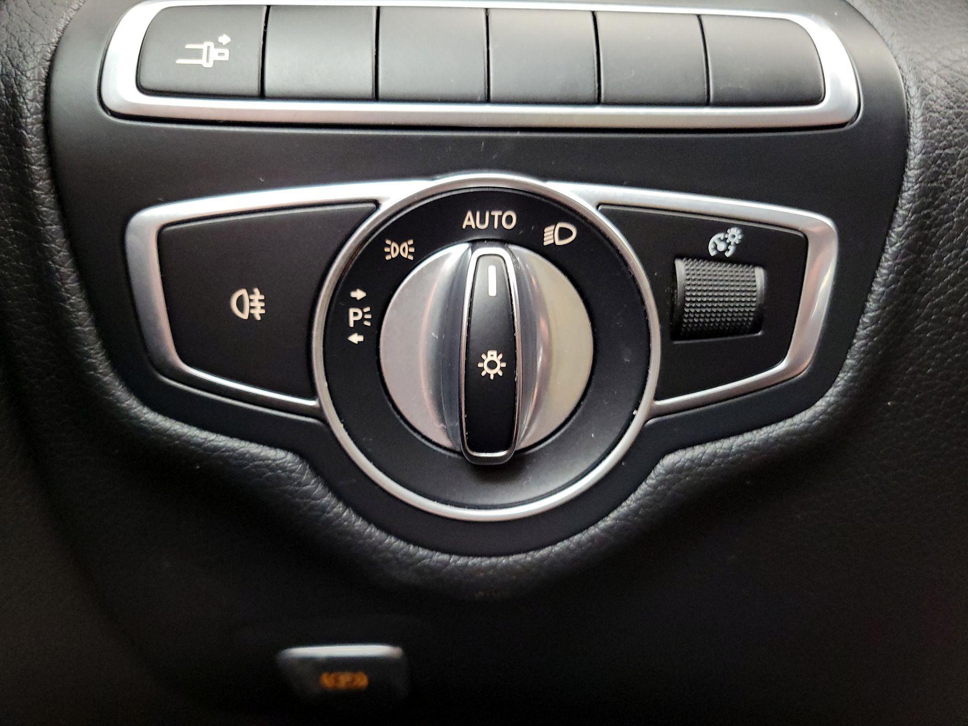 Thumbnail: 2019 Mercedes-Benz C-Class - 13