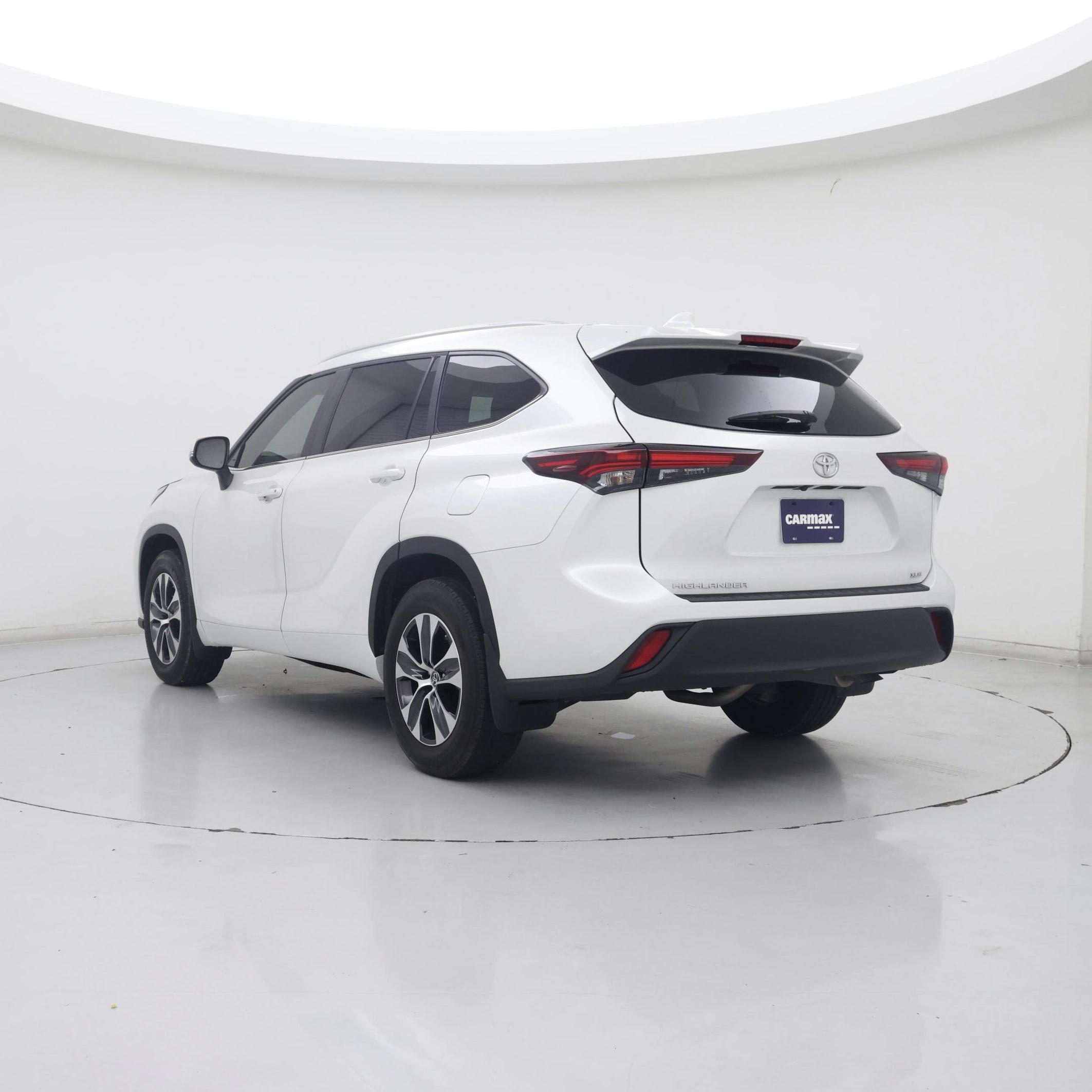 Thumbnail: 2024 Toyota Highlander - 2
