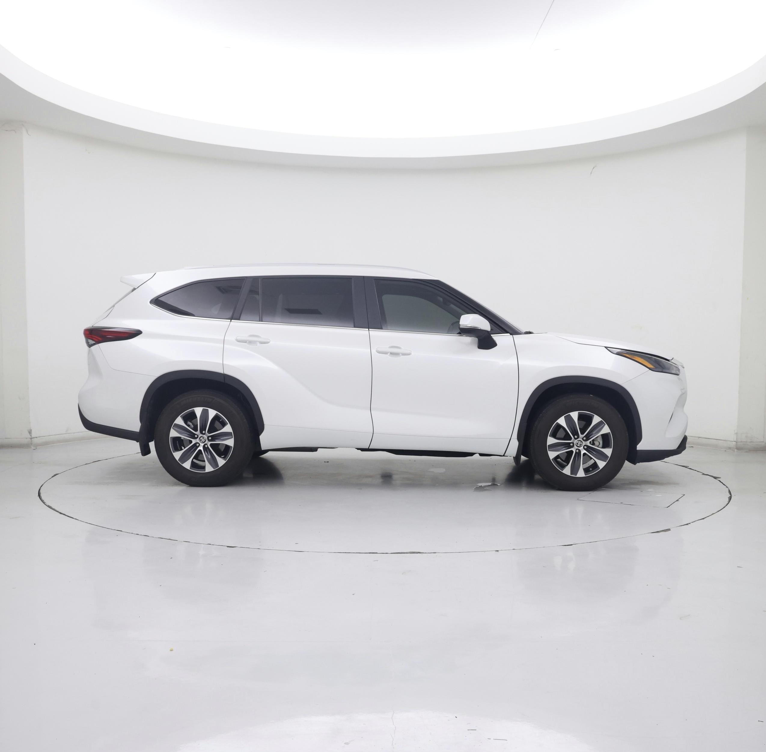 Thumbnail: 2024 Toyota Highlander - 7