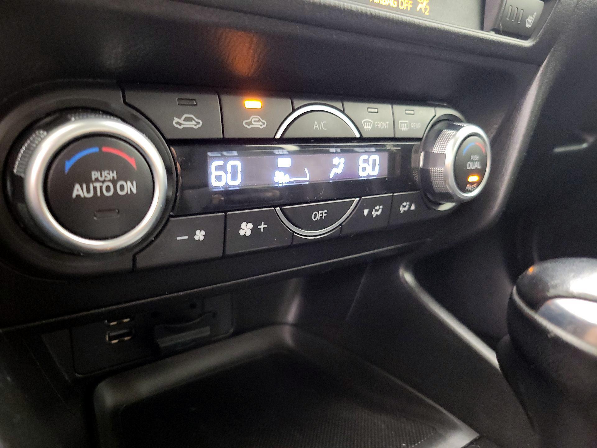 Thumbnail: 2018 Mazda Mazda3 - 16