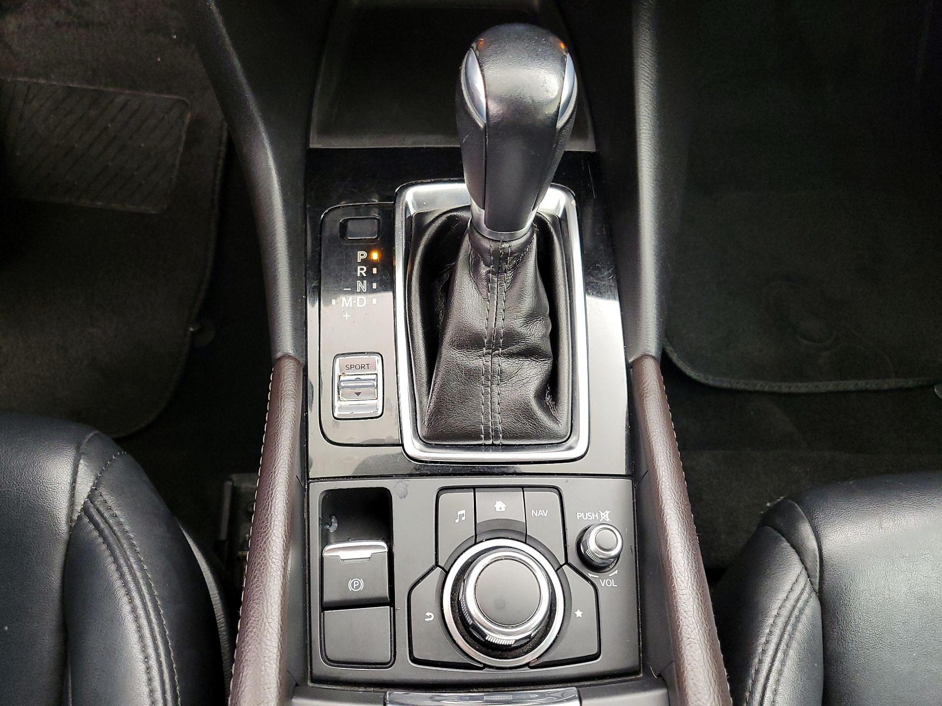 Thumbnail: 2018 Mazda Mazda3 - 17