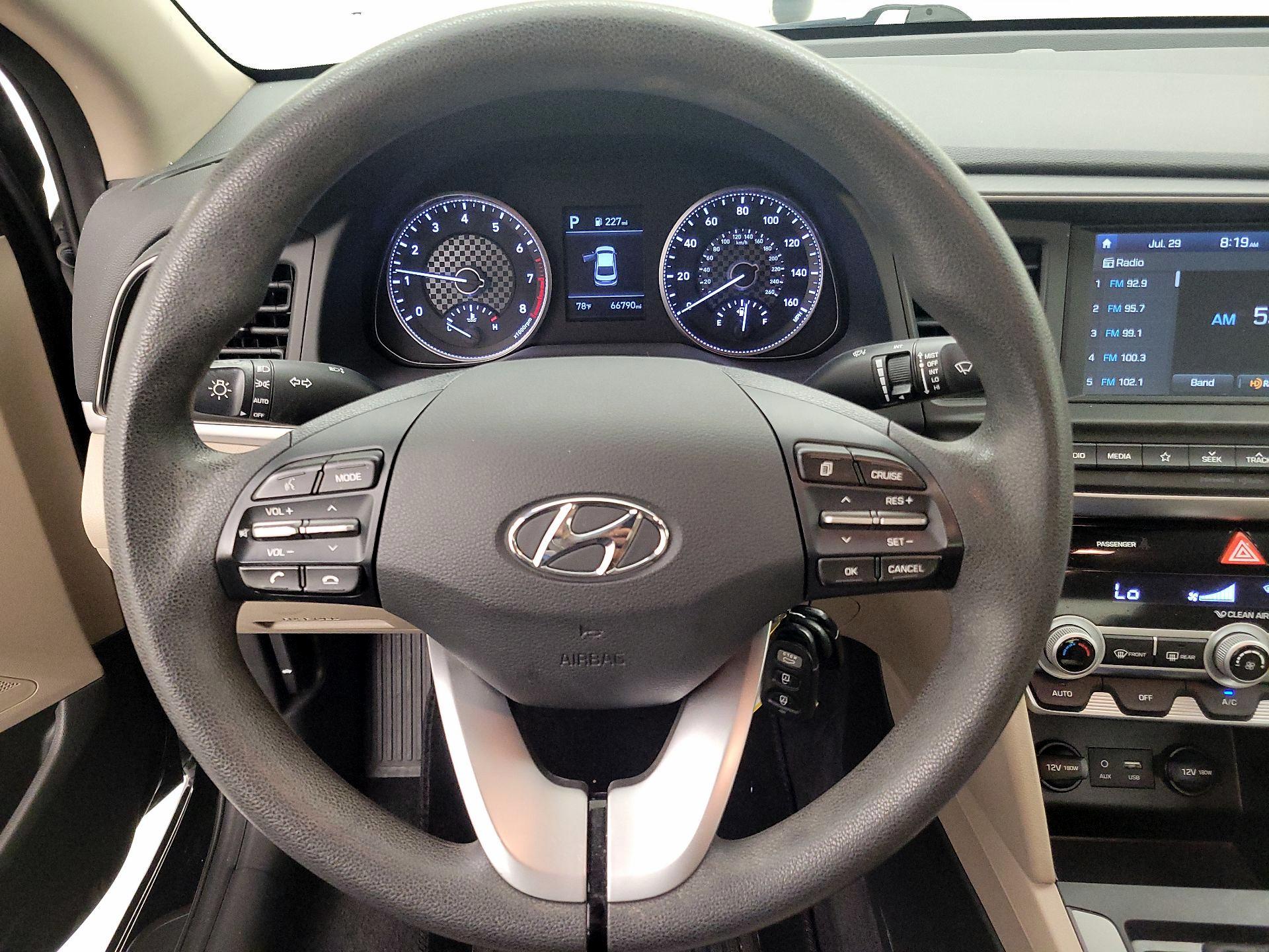 Thumbnail: 2020 Hyundai Elantra - 10