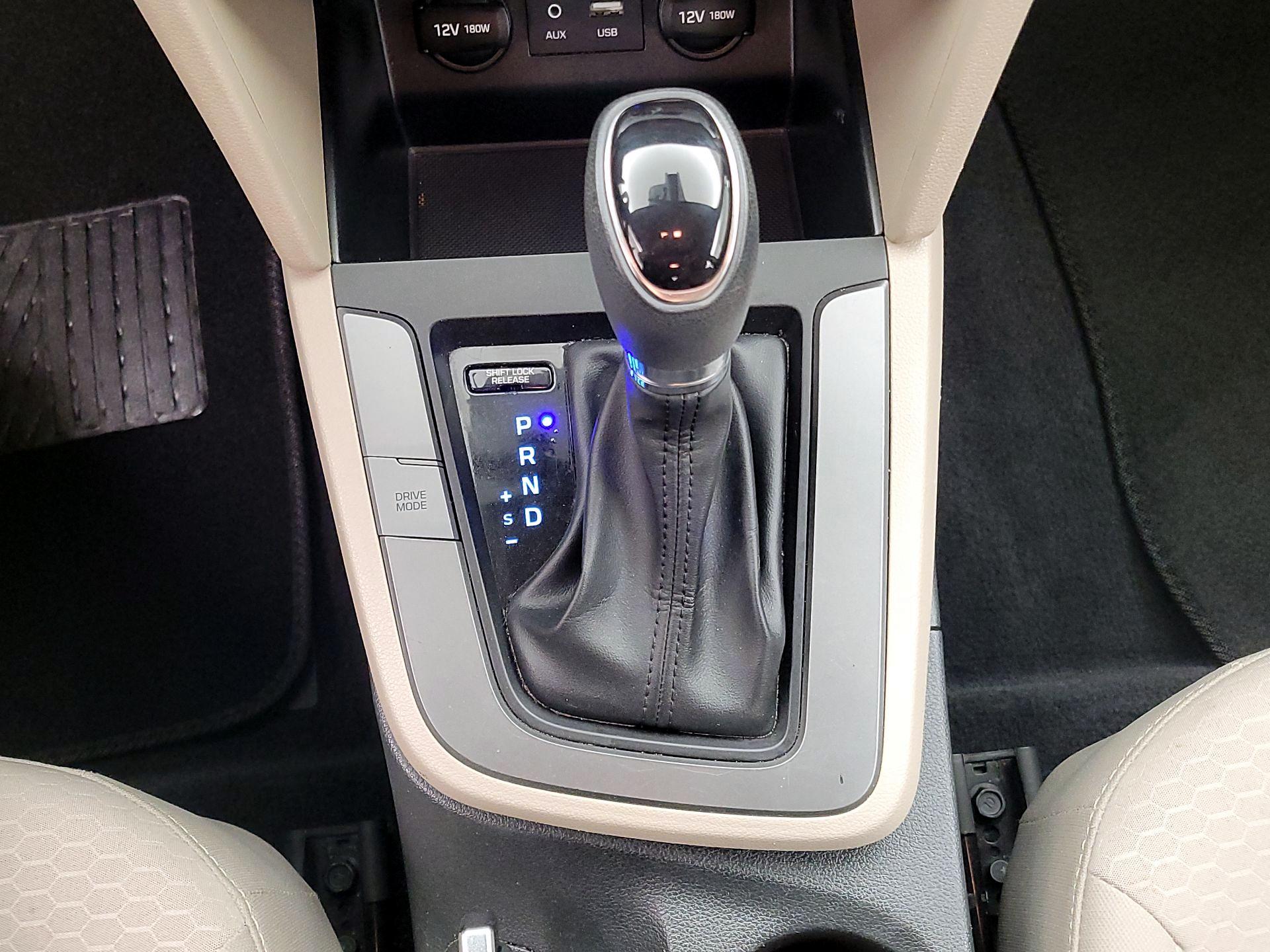 Thumbnail: 2020 Hyundai Elantra - 17